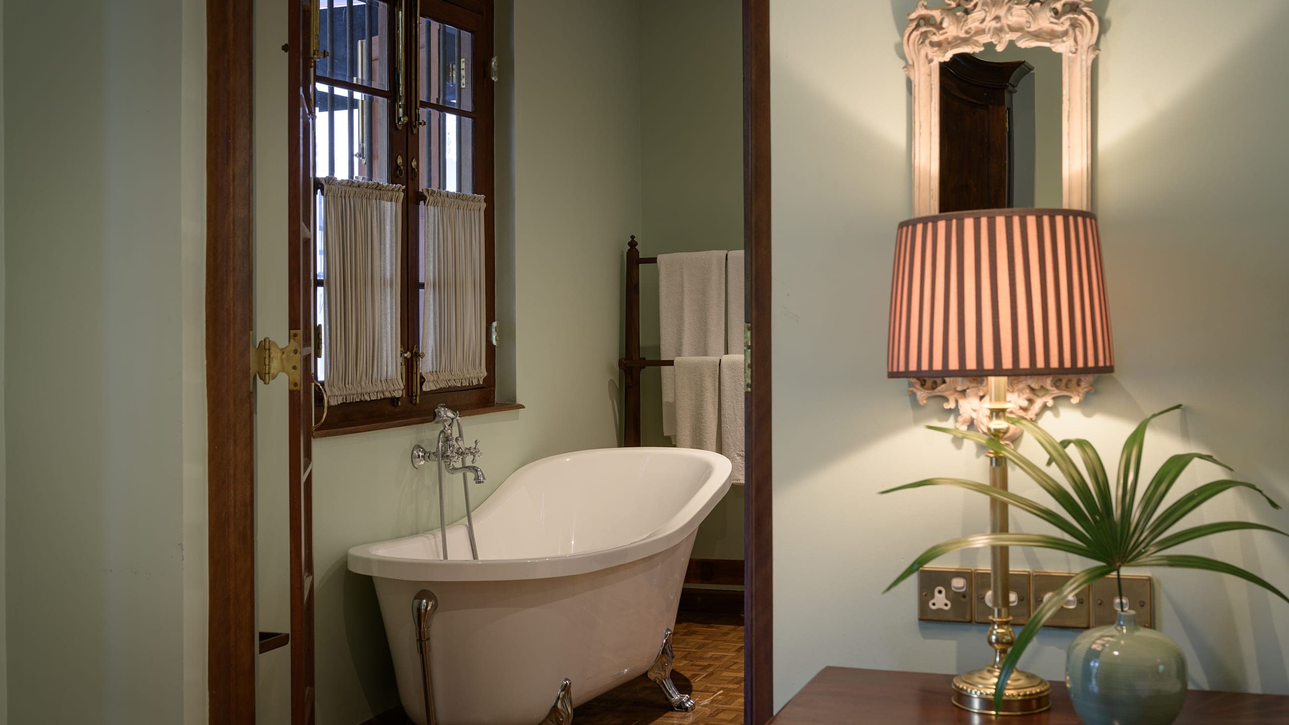 Ultra Suite - Image 3