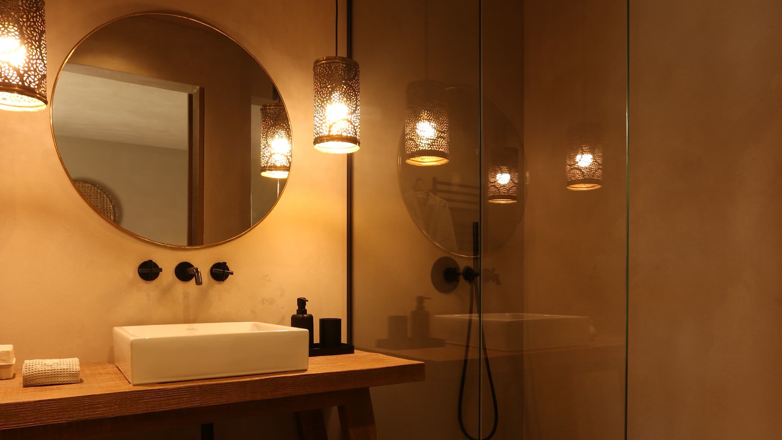 Chapel Room - Image 10