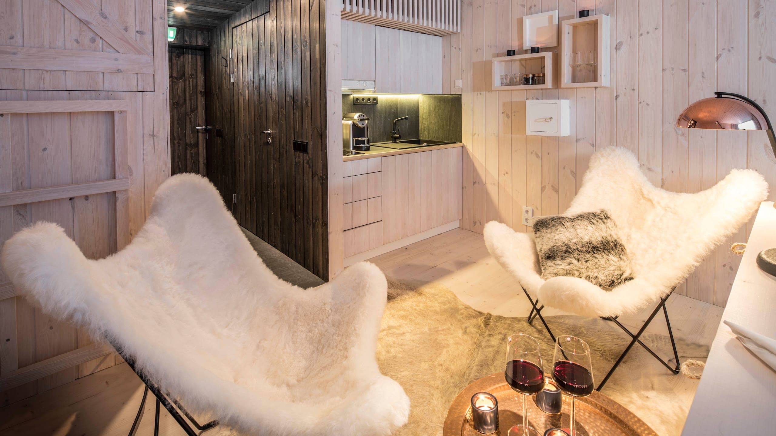 Arctic TreeHouse Suite Twin with Kitchenette, Nest-like Bed and View - Image 1