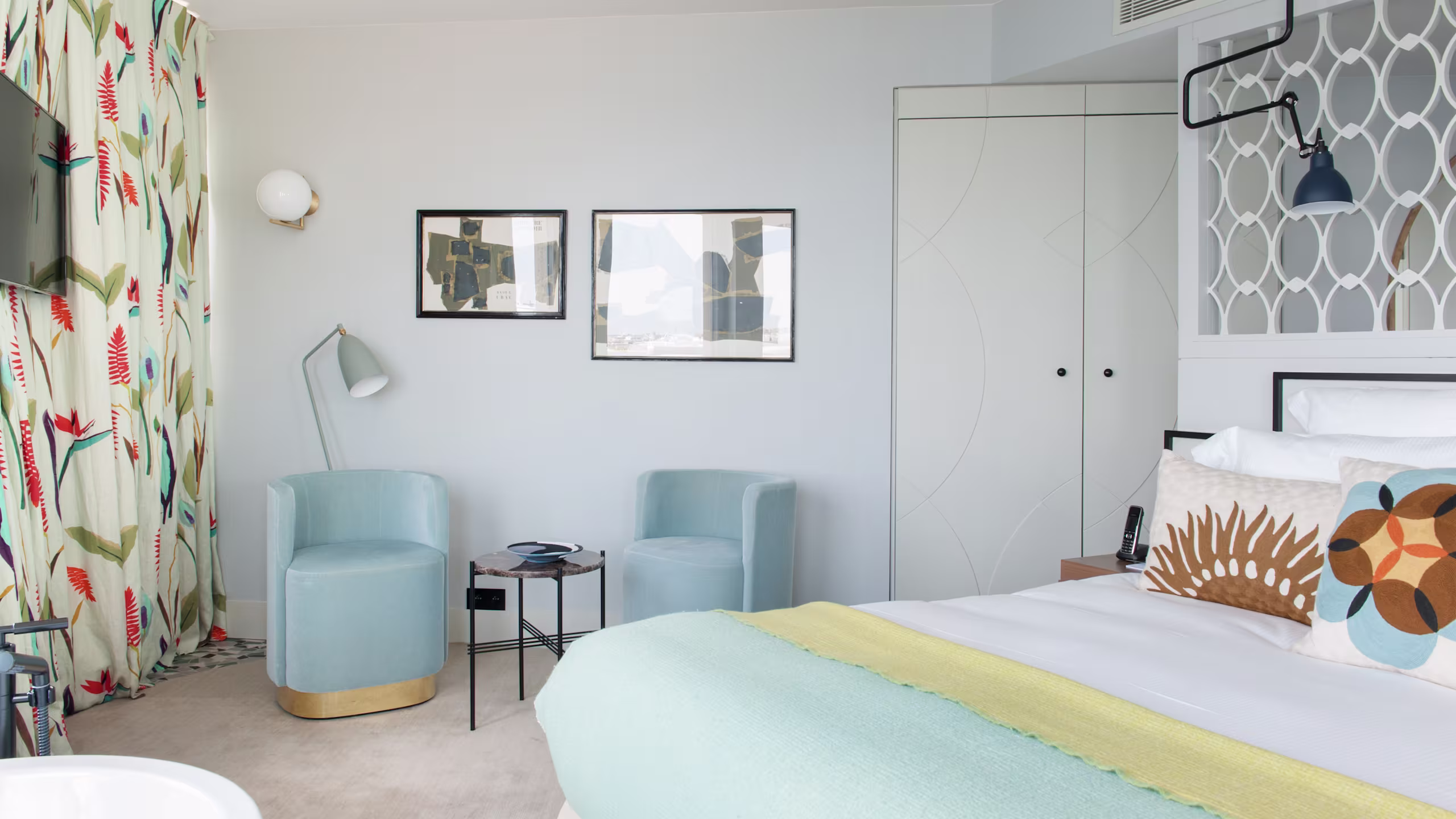 Prestige Room with Sea View - Image 9