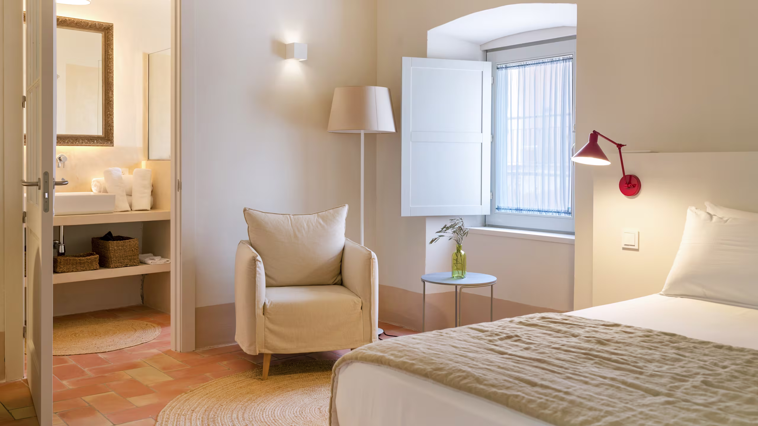 Standard Room - Image 4