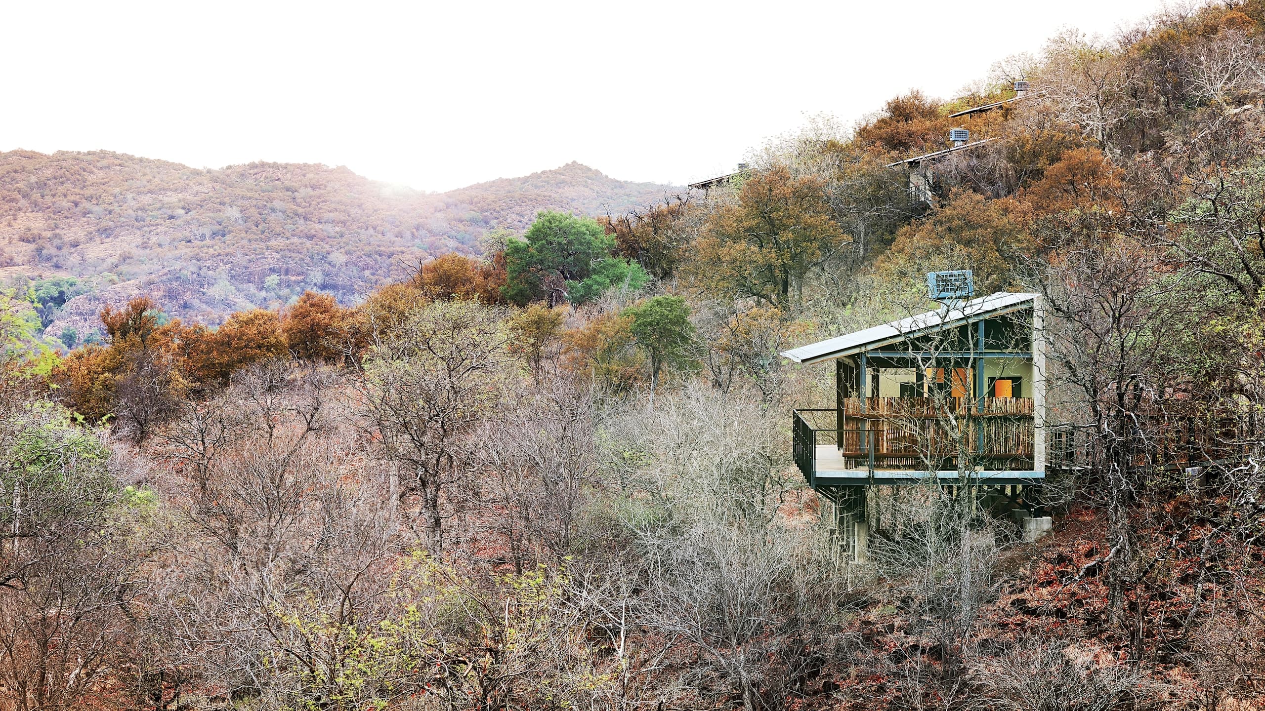 Luxury River View Space - Image 4