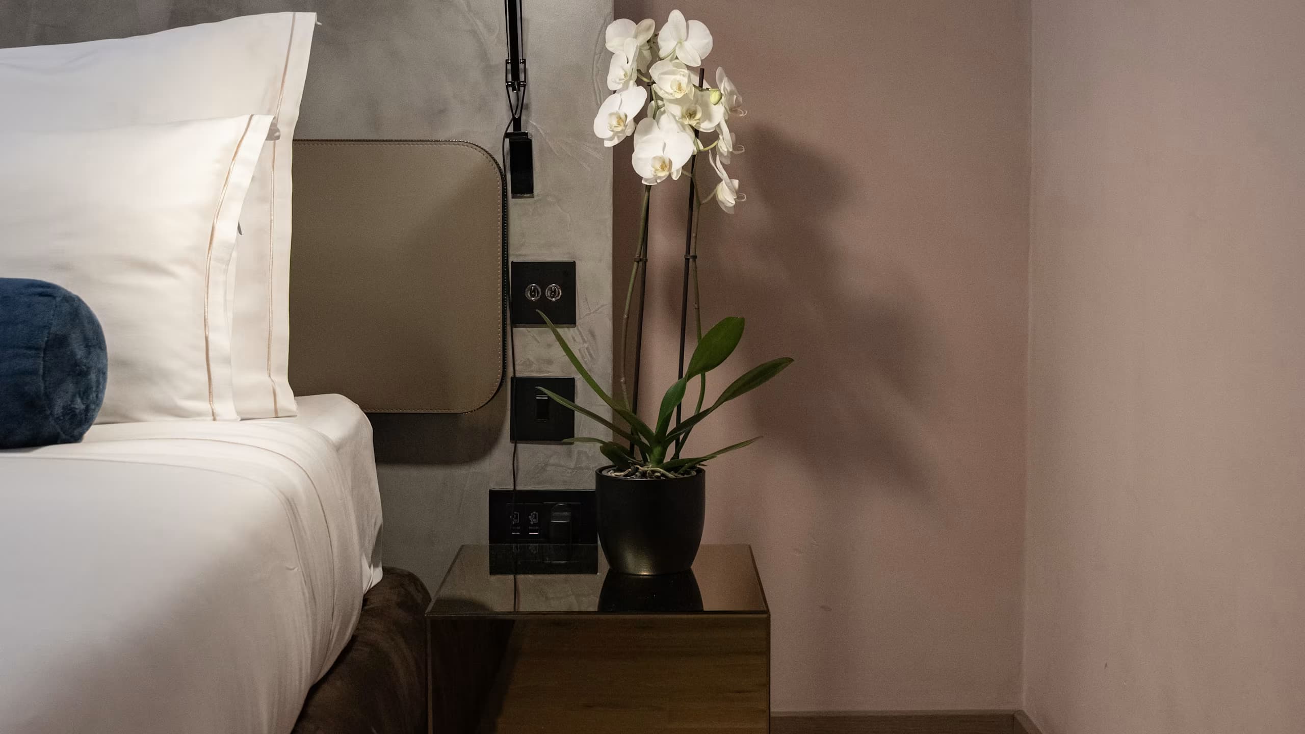 3 Herons - Junior Suite - Image 1