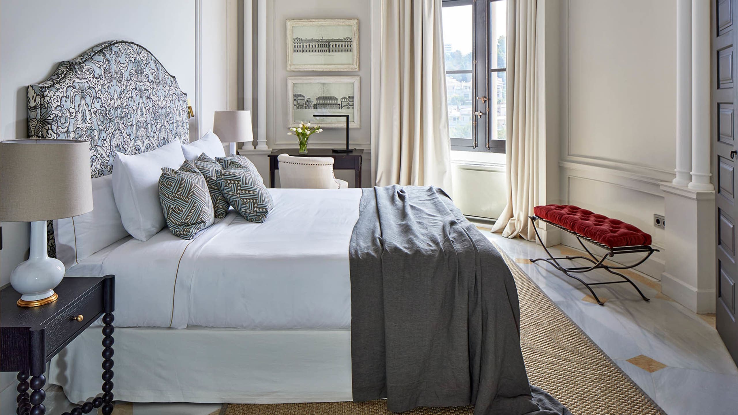 Deluxe Double Room - Image 6