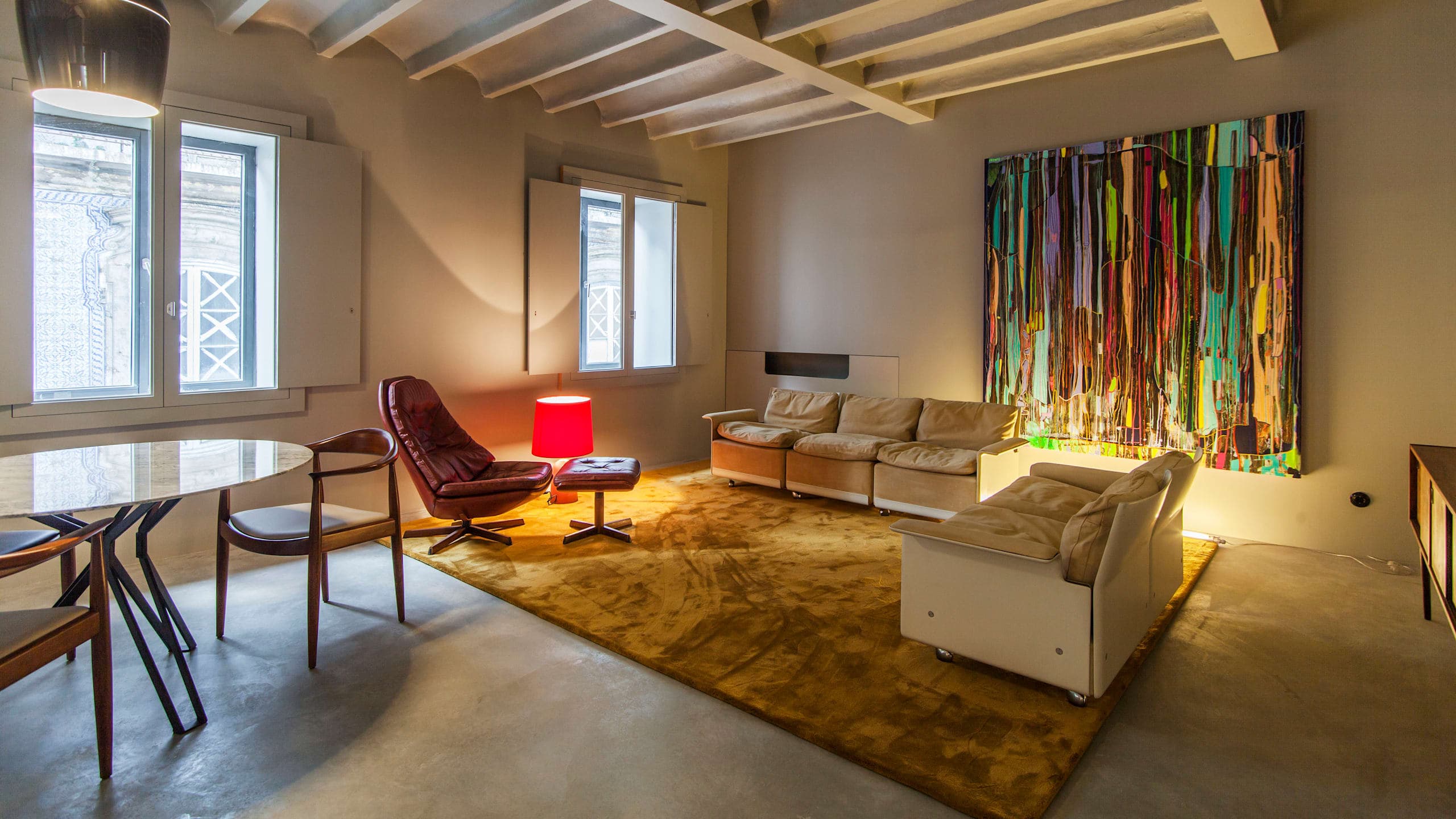 Deluxe Loft with Balcony - Image 7