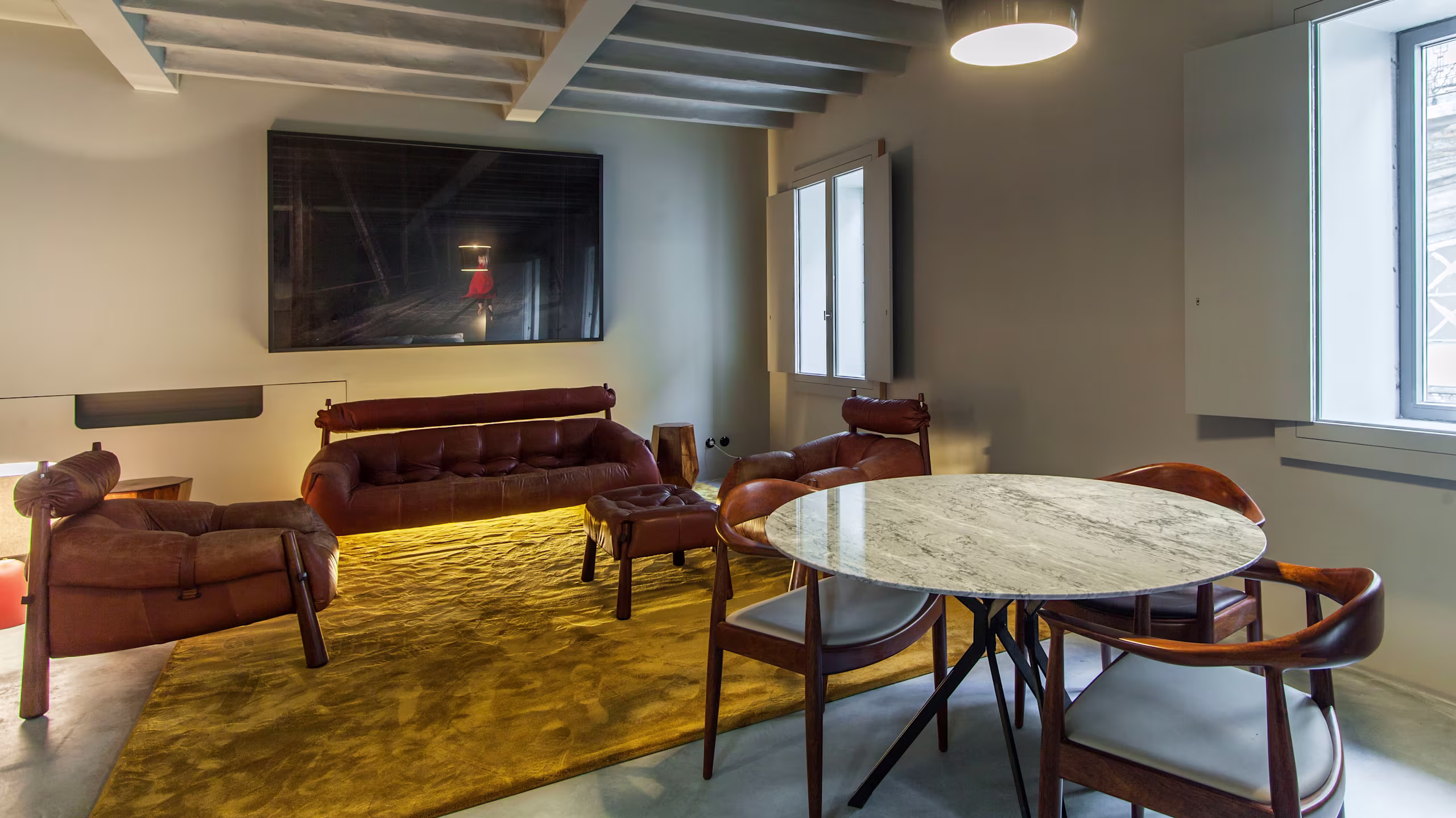 Deluxe Loft with Balcony - Image 5