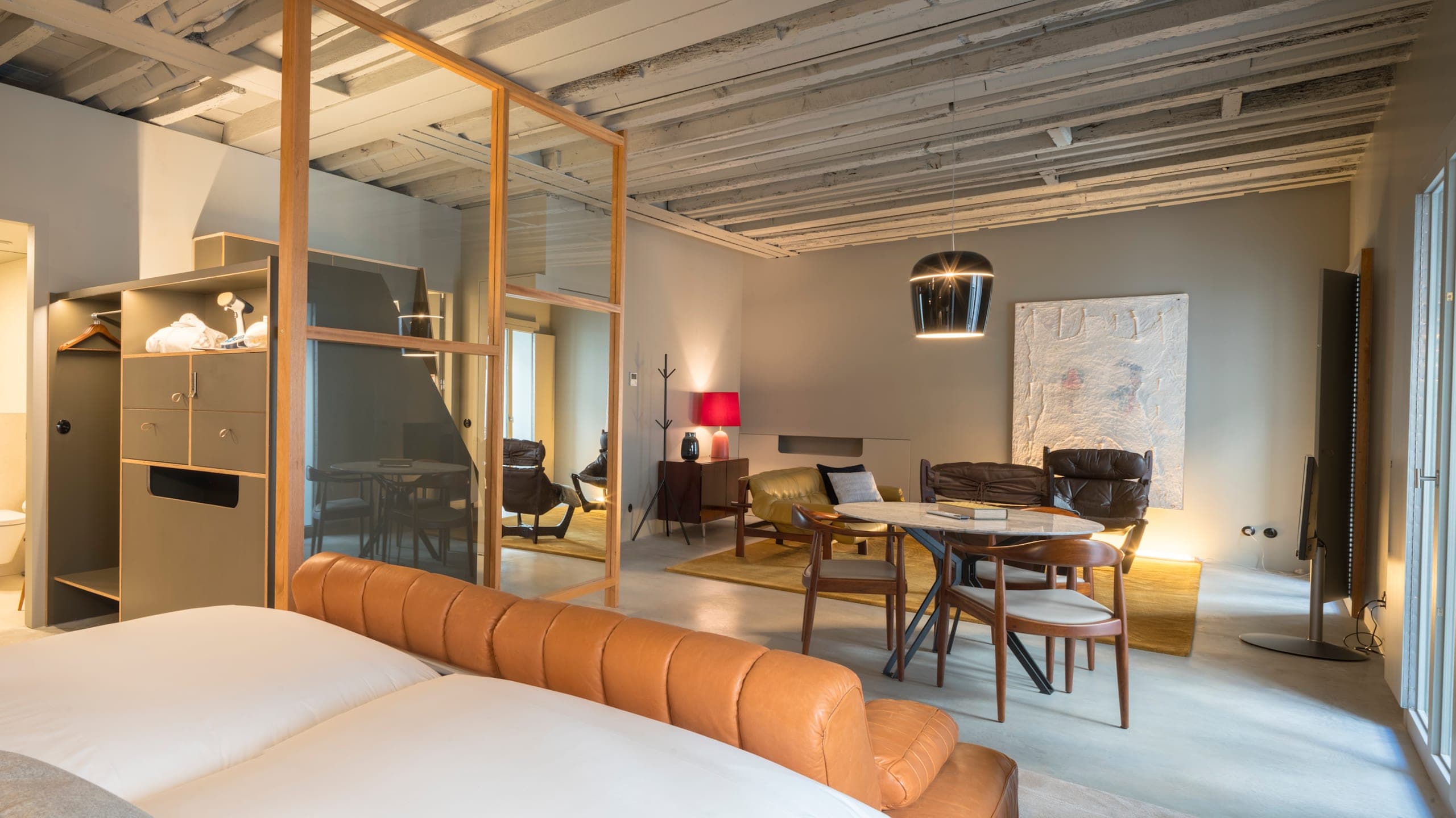 Deluxe Loft with Balcony - Image 1