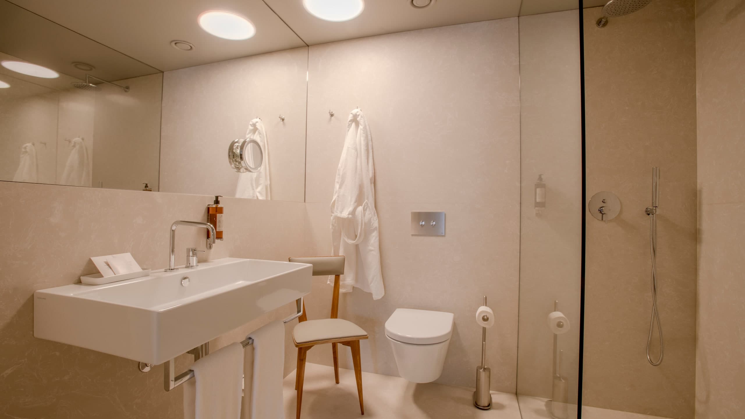 Superior Loft - Image 1