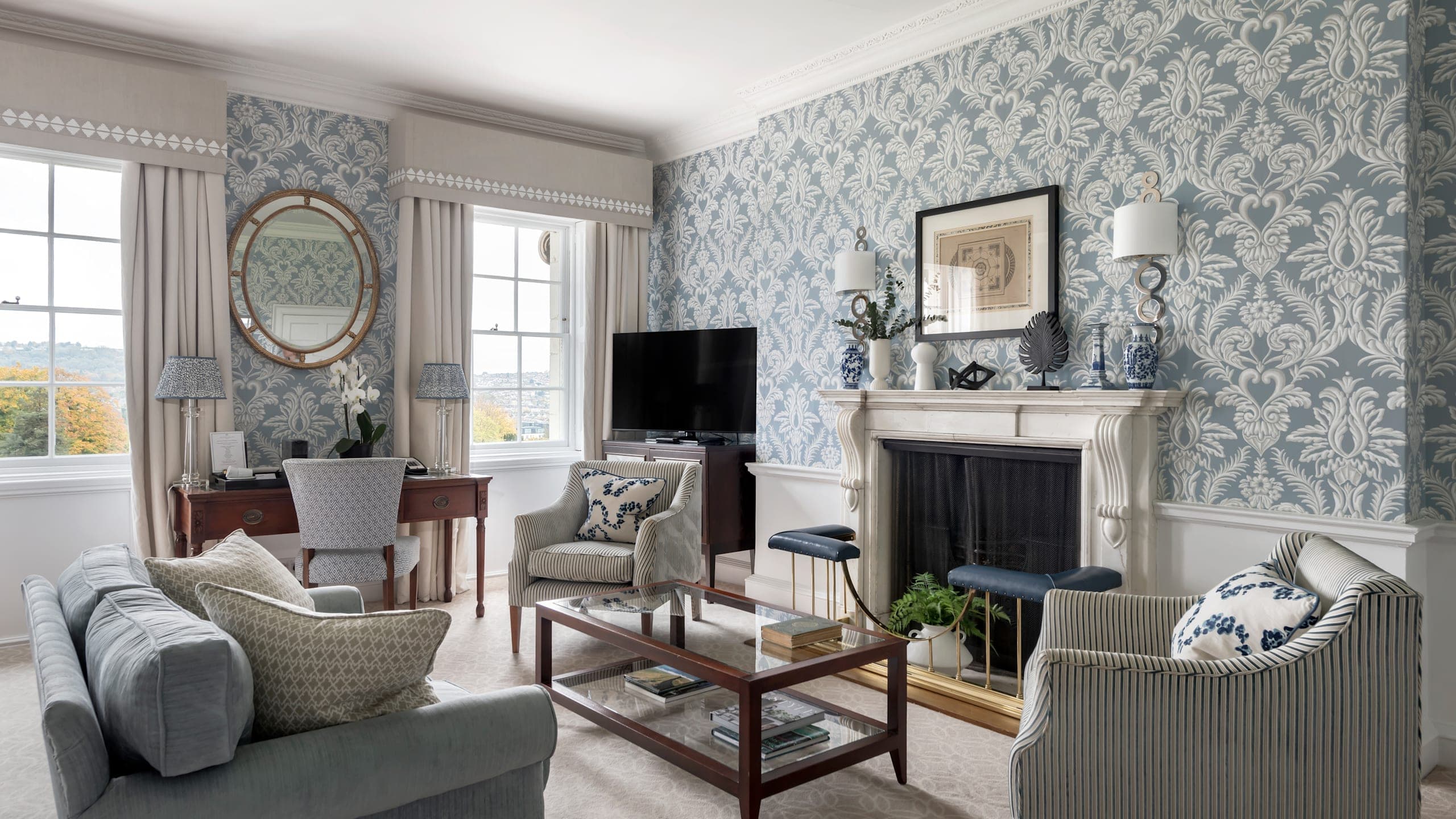 Deluxe Suite - Image 8