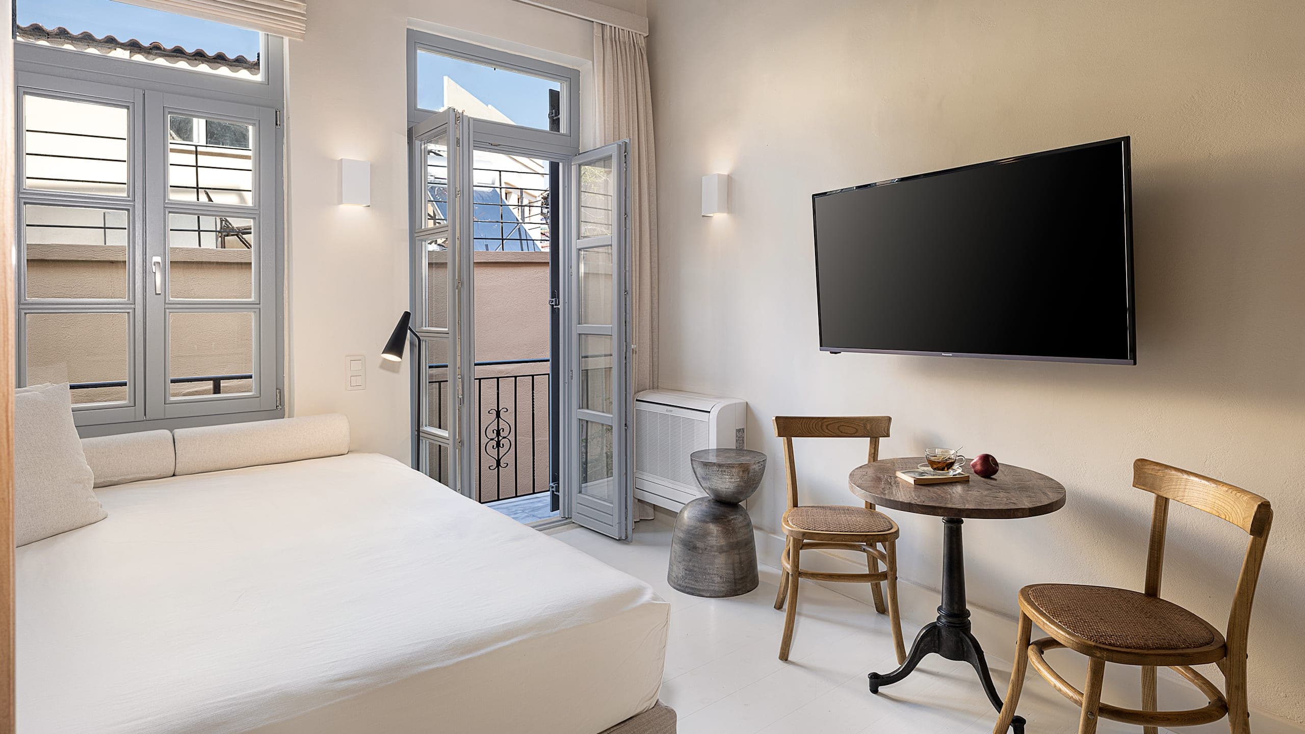 One Bedroom Suite - Image 10