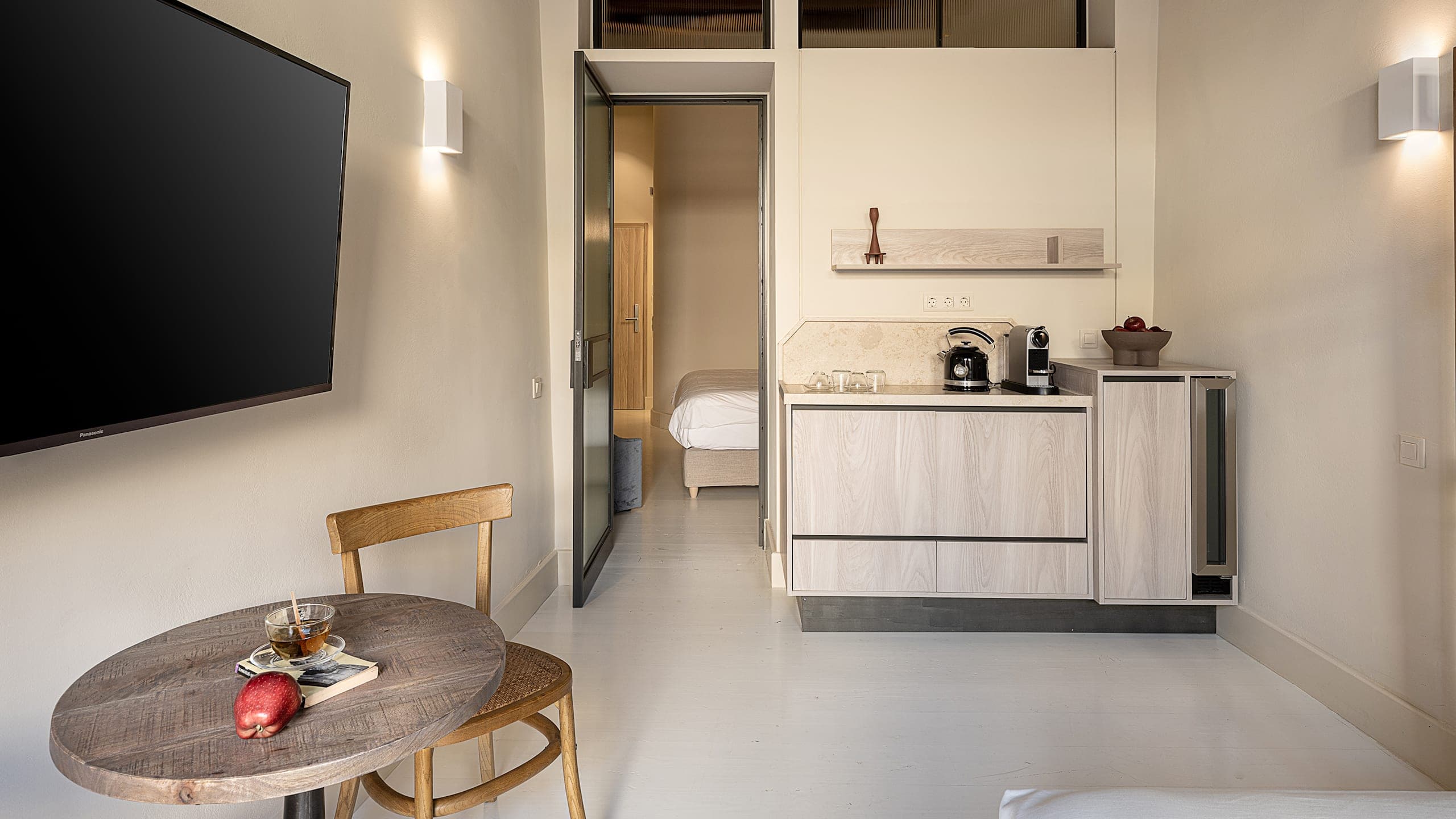 One Bedroom Suite - Image 9