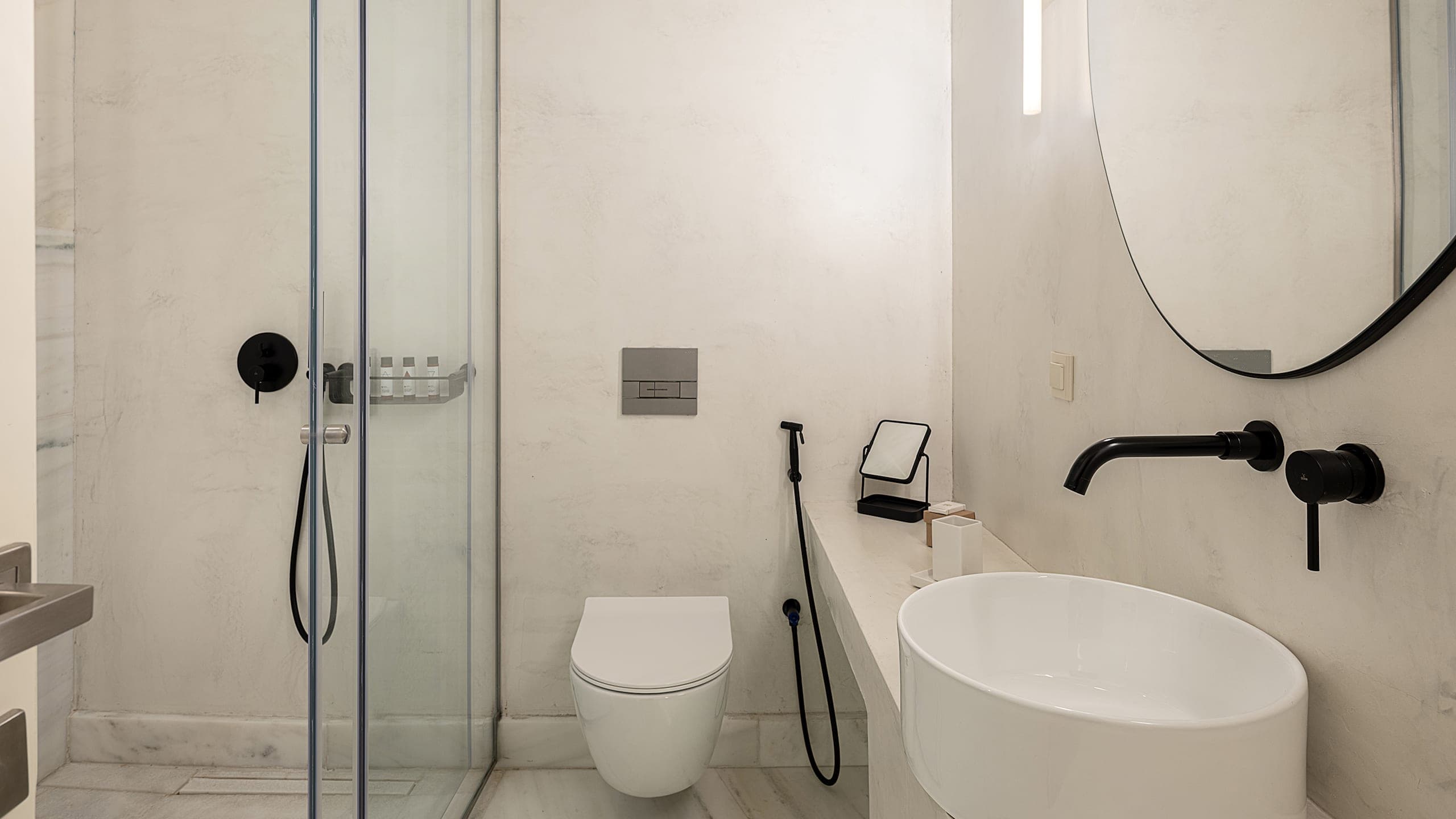 One Bedroom Suite - Image 7