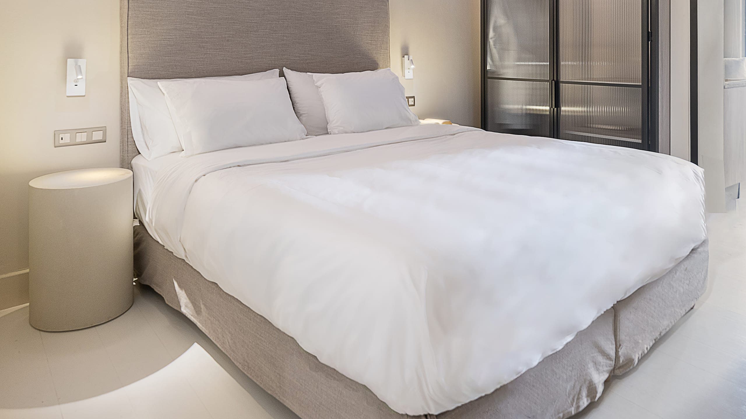 One Bedroom Suite - Image 5