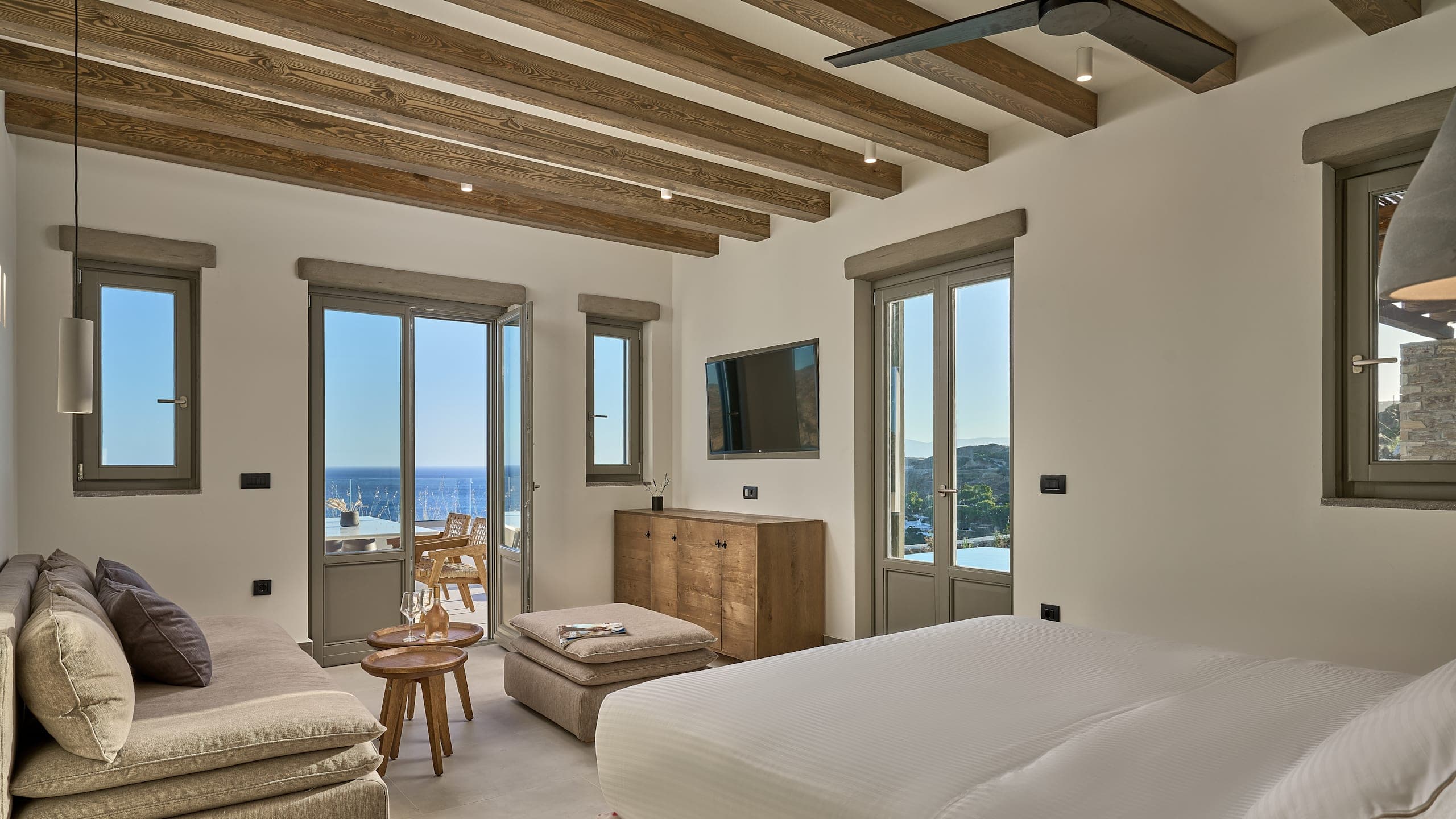Panoramic Suite with Chill Out Pool - Image 5