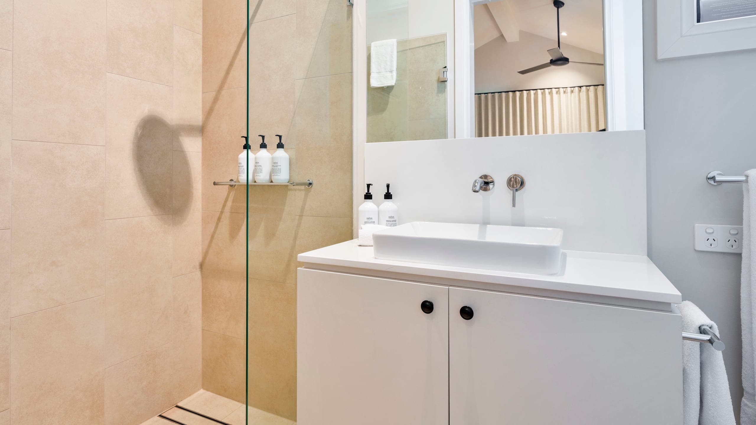 King Cabin - Image 1