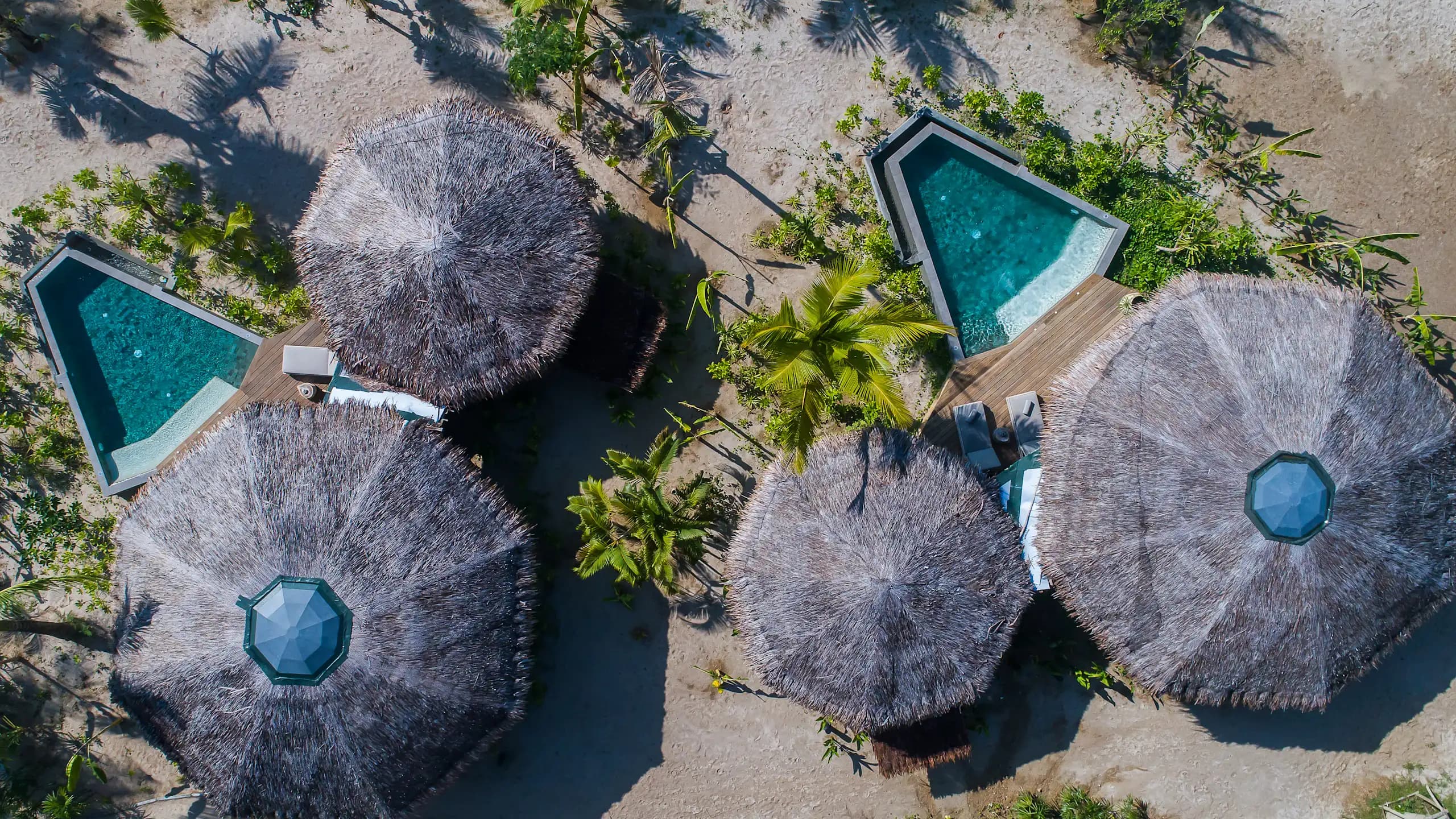 Beachfront Pool Villa - Image 13