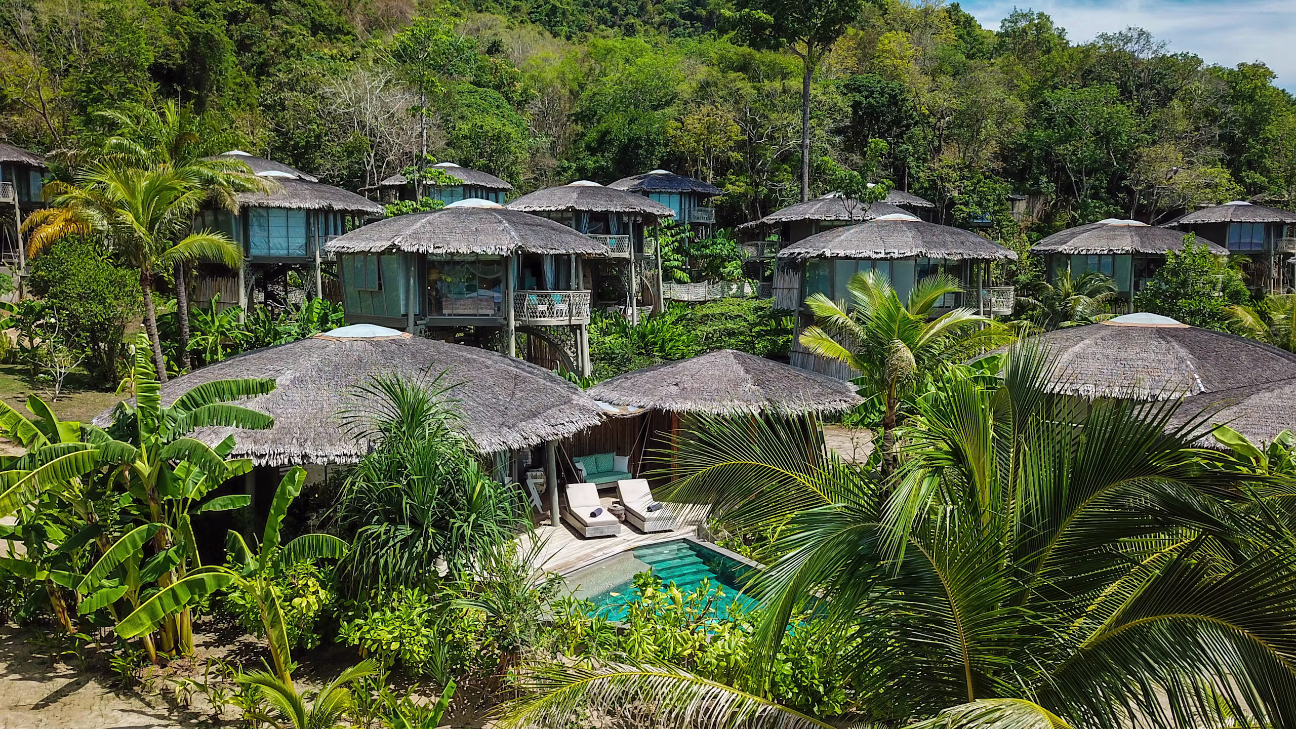 Beachfront Pool Villa - Image 9