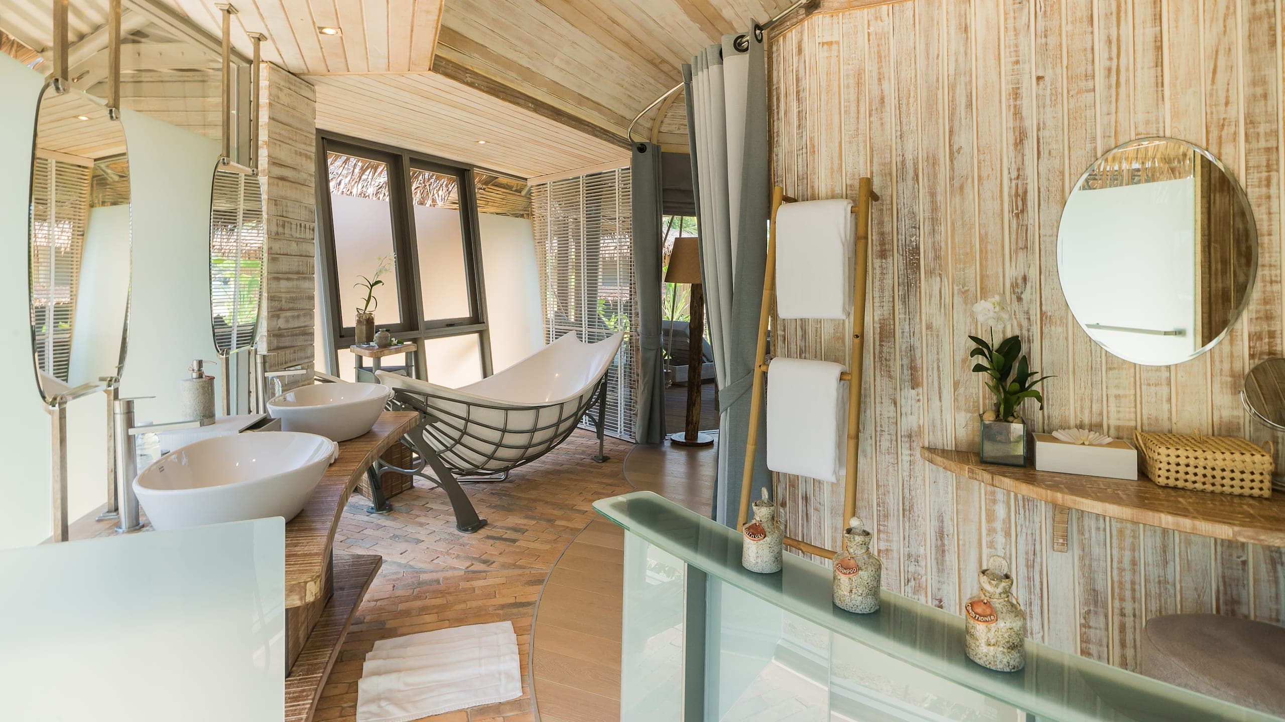 Beachfront Pool Villa - Image 6
