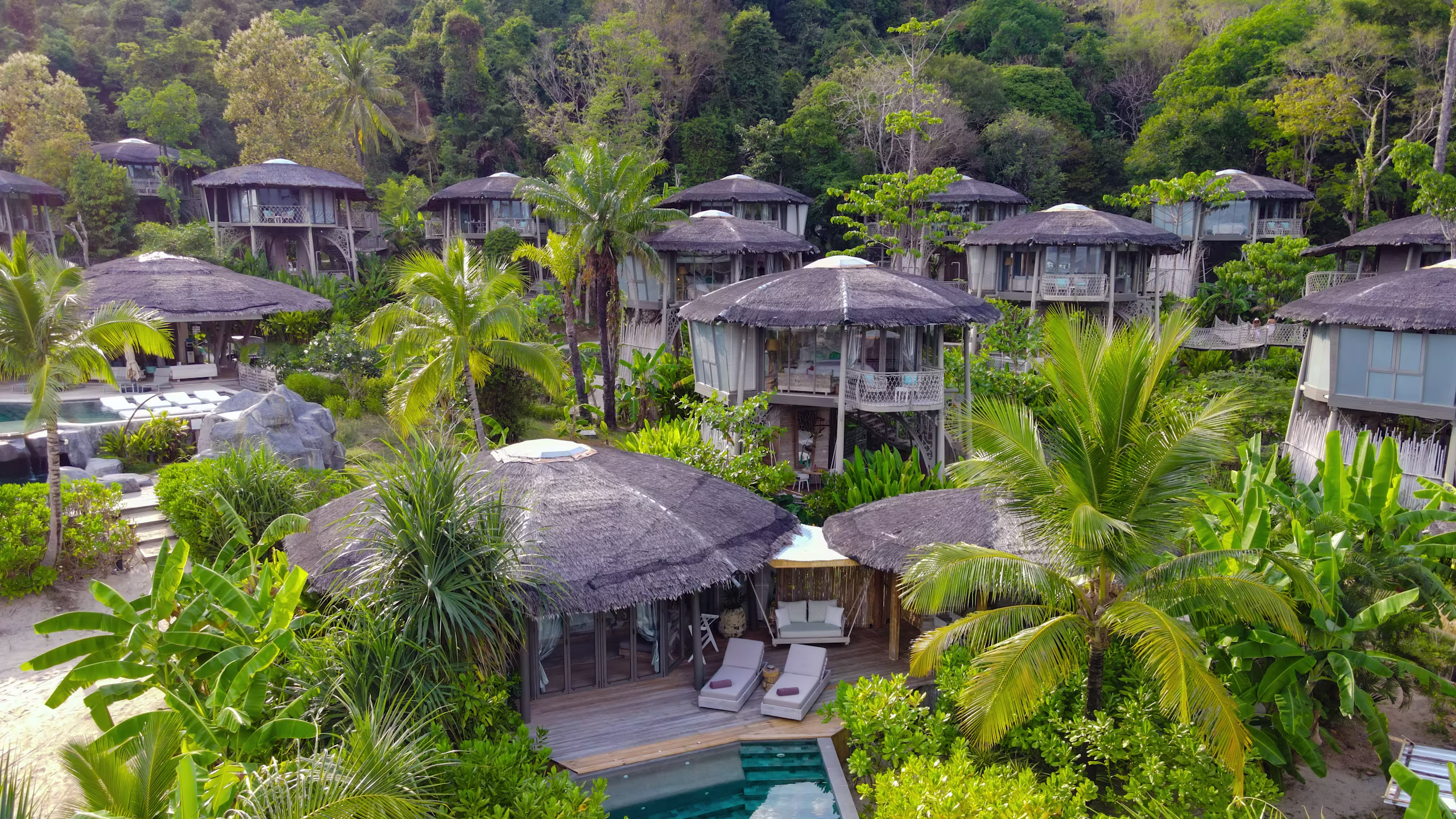 Beachfront Pool Villa - Image 5