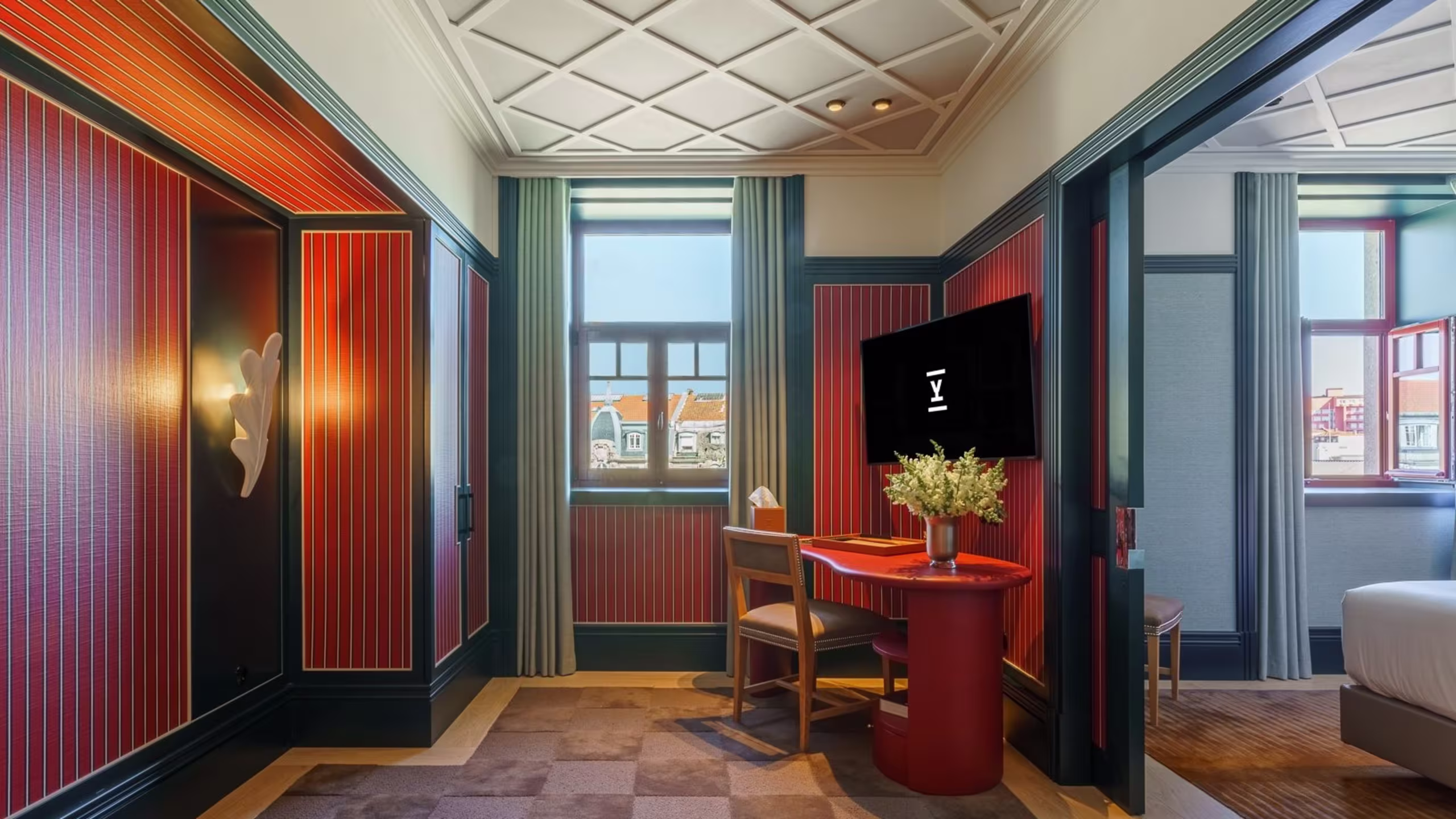 Suite with Aliados View - Image 6