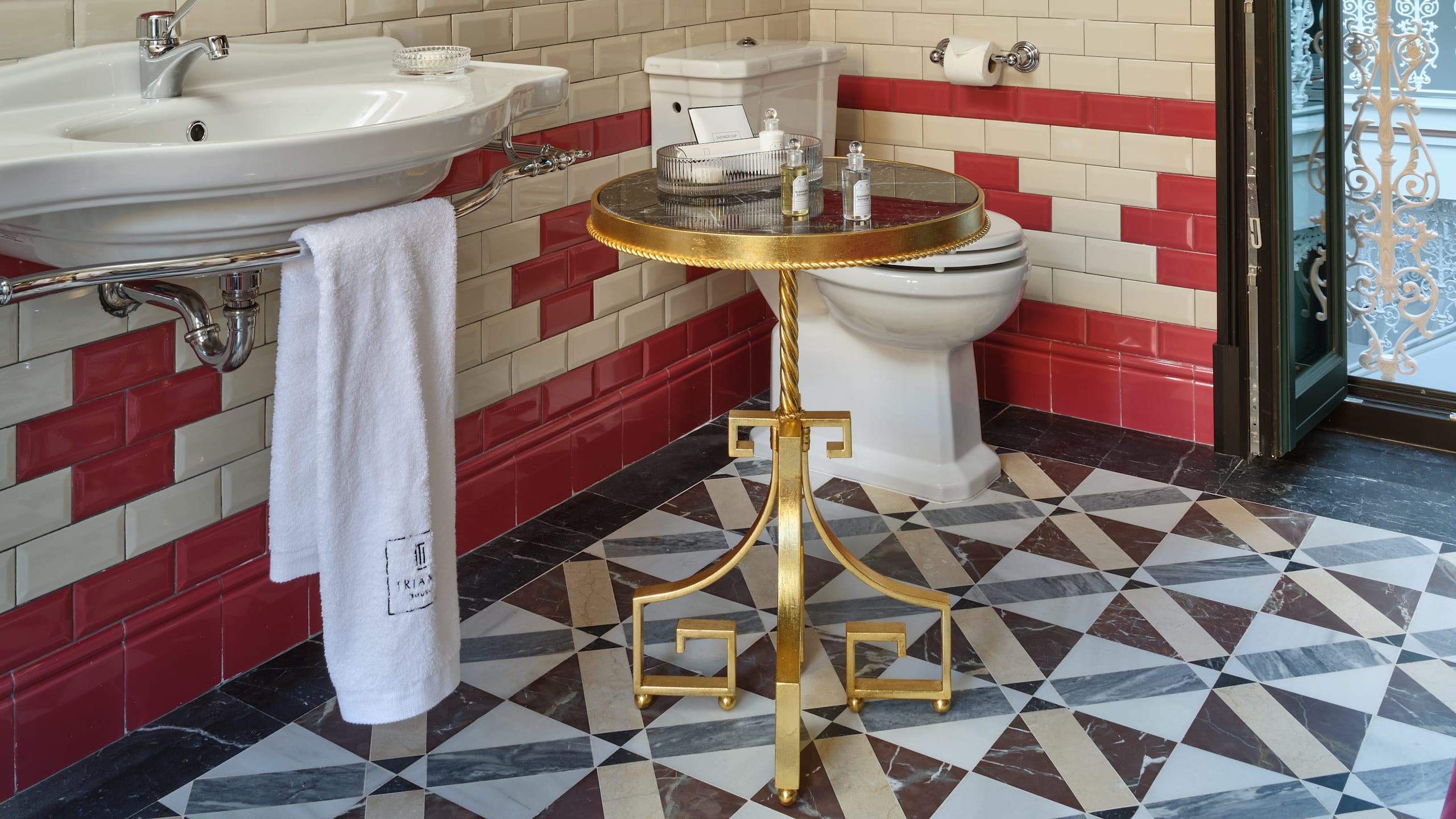 Deluxe Room - Image 1