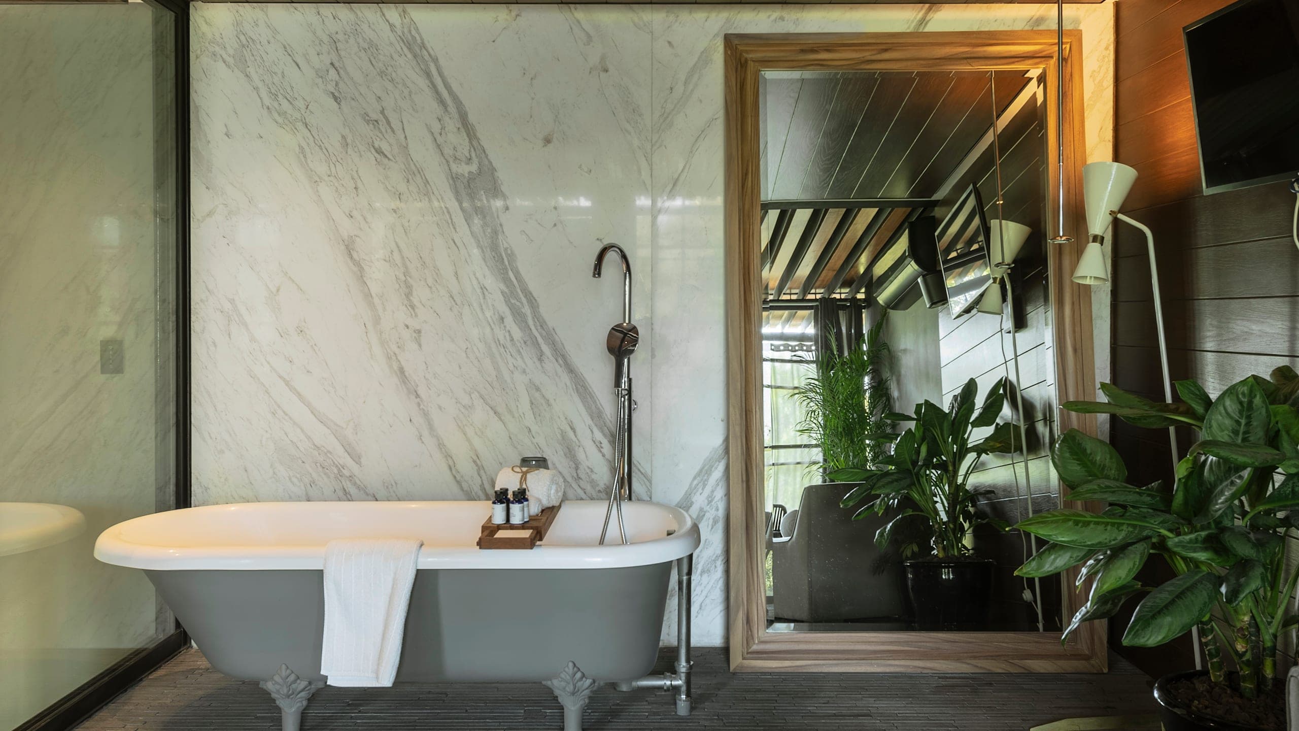 Rooftop Suite - Image 3