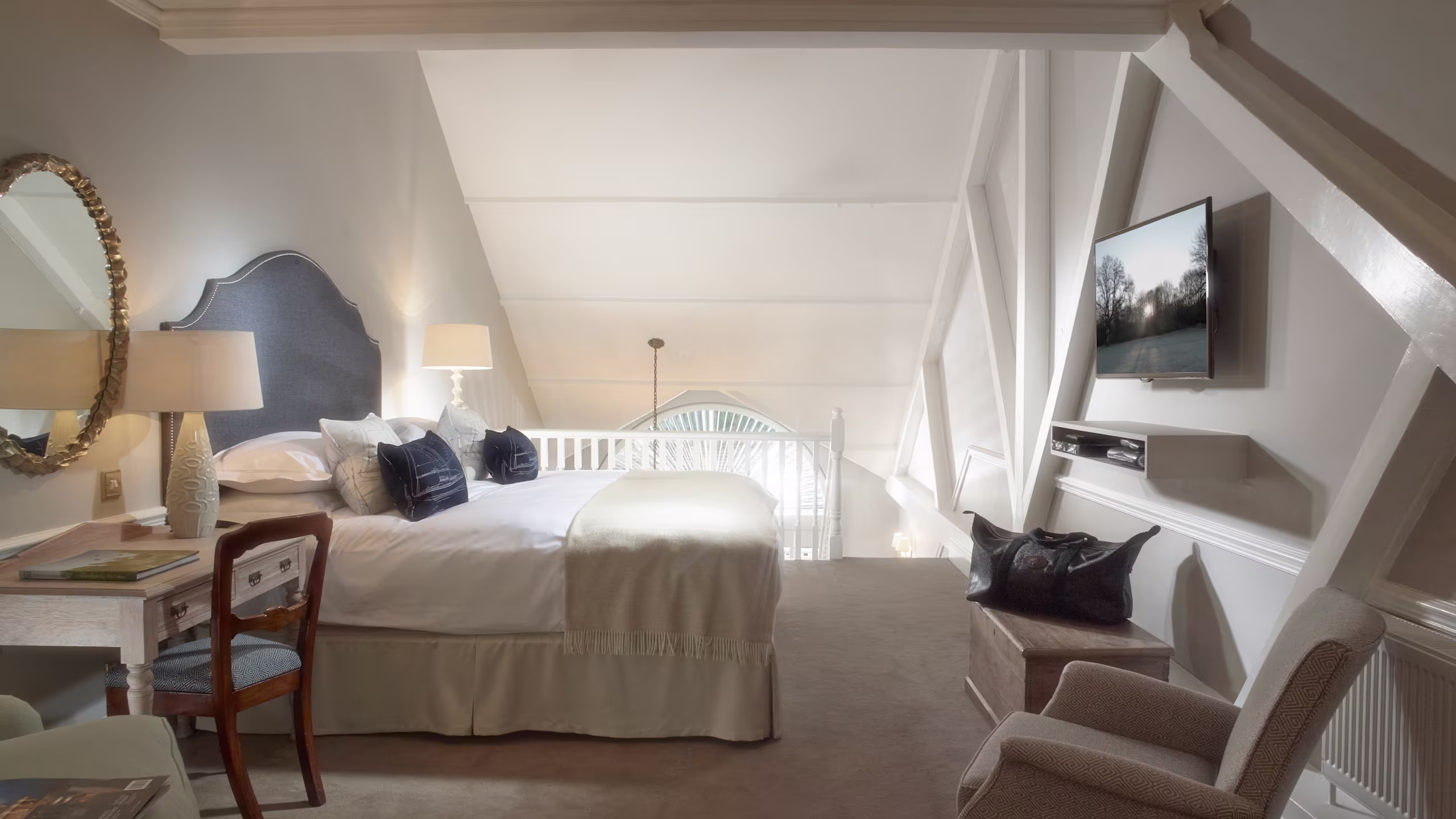 Coach House Suite - Image 2