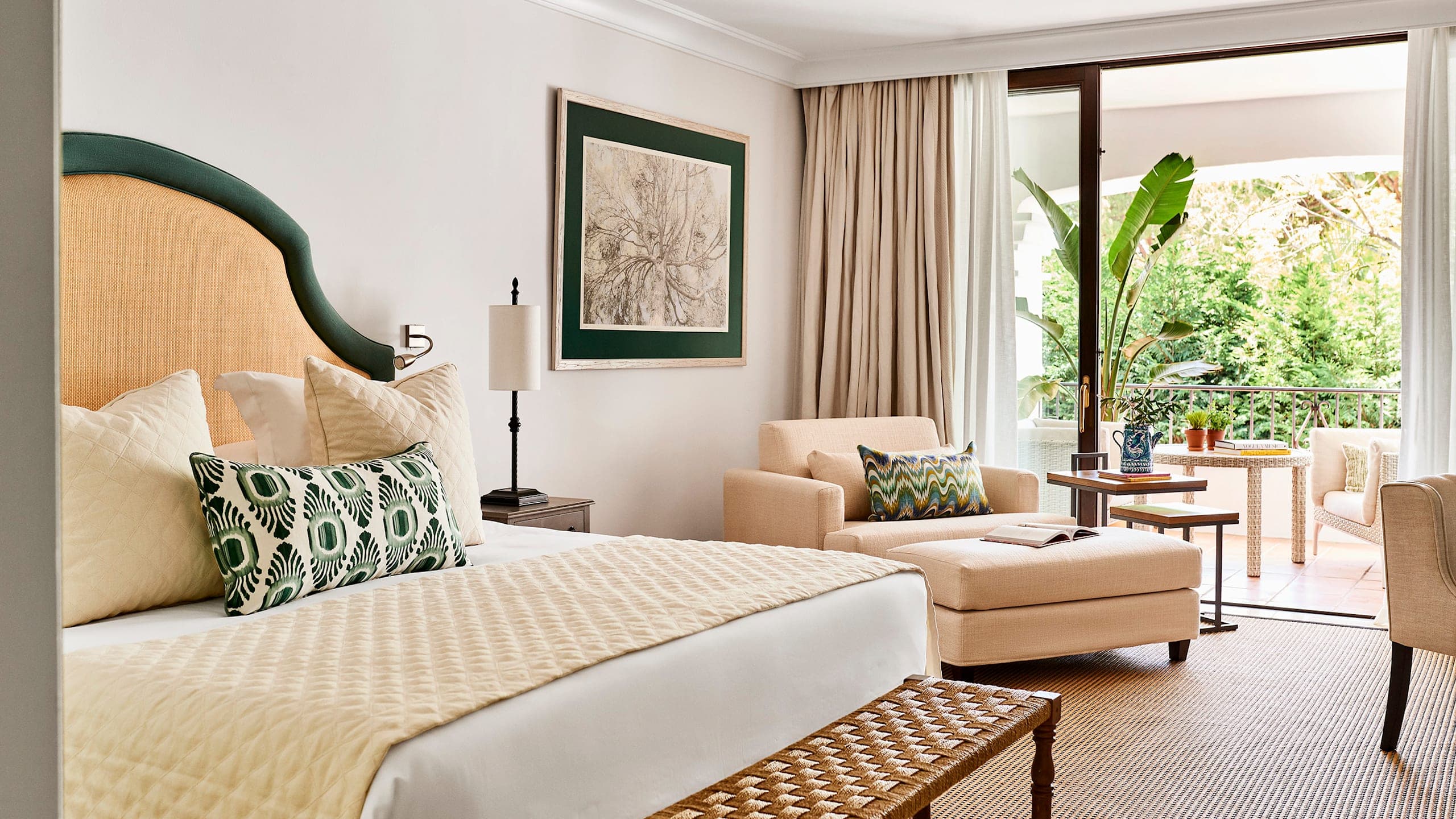 Deluxe Room - Image 3