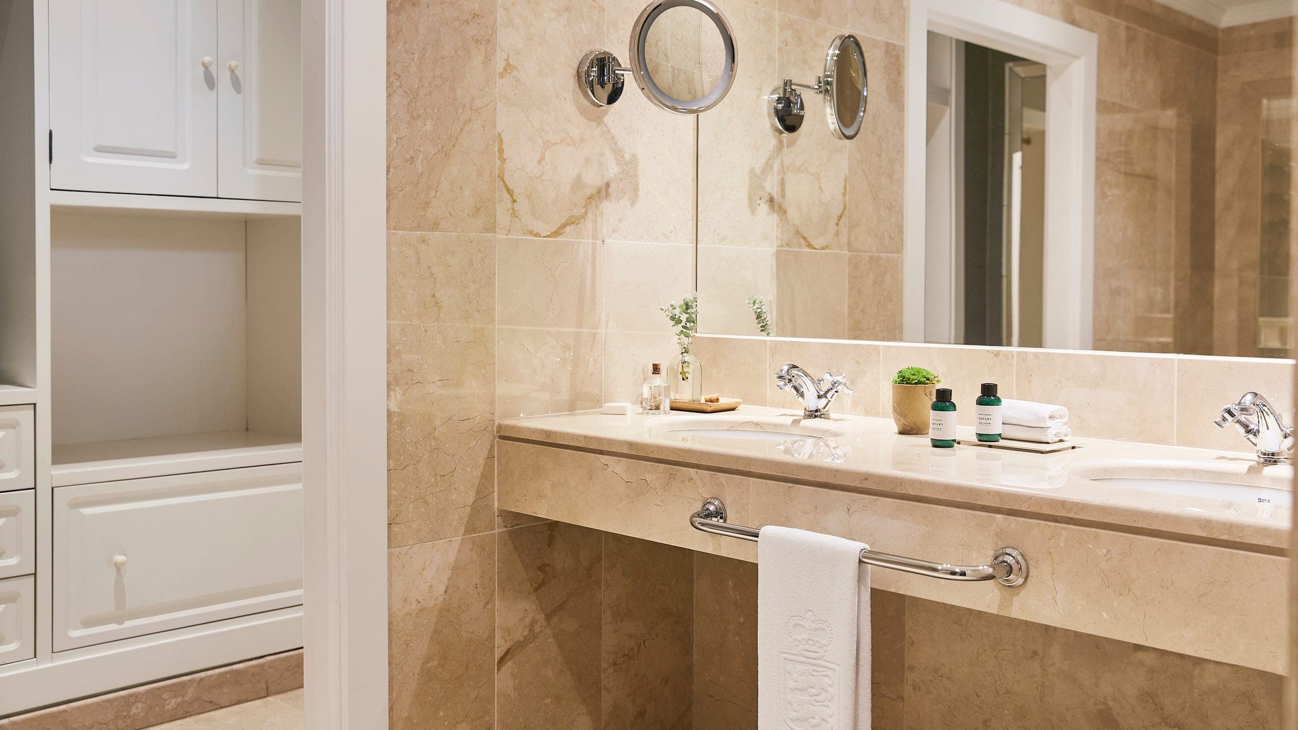 Junior Suite - Image 1