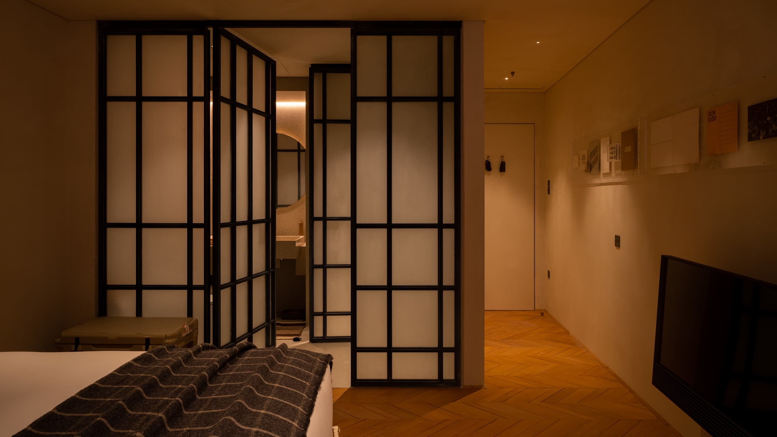 Postvenetian Room - Image 3