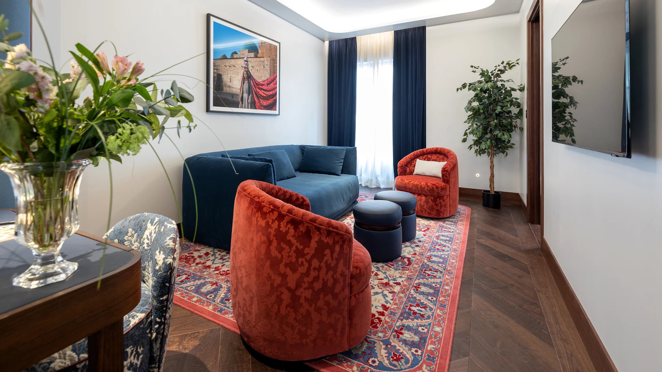Suite - Image 1