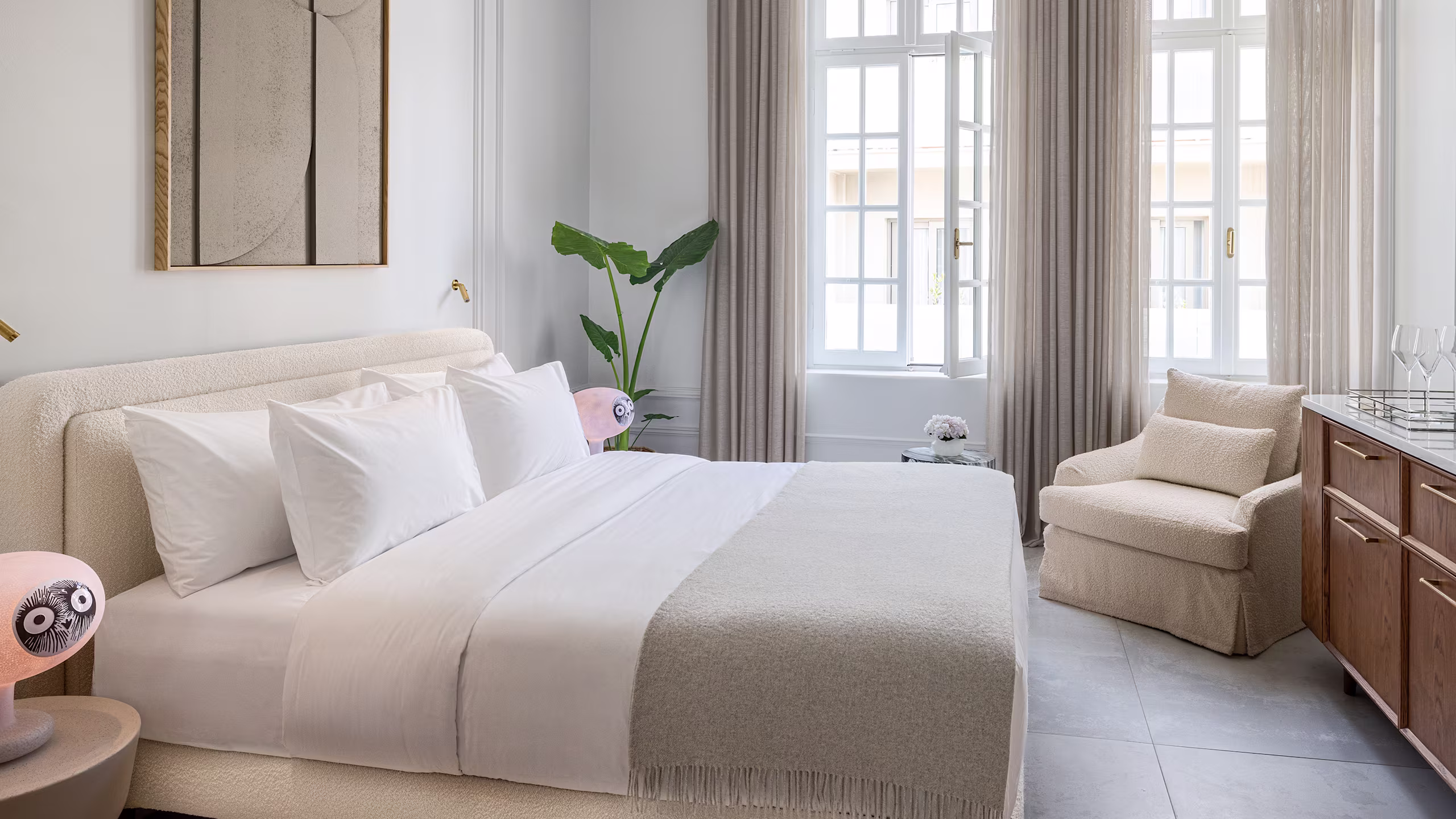 Deluxe Room - Image 3