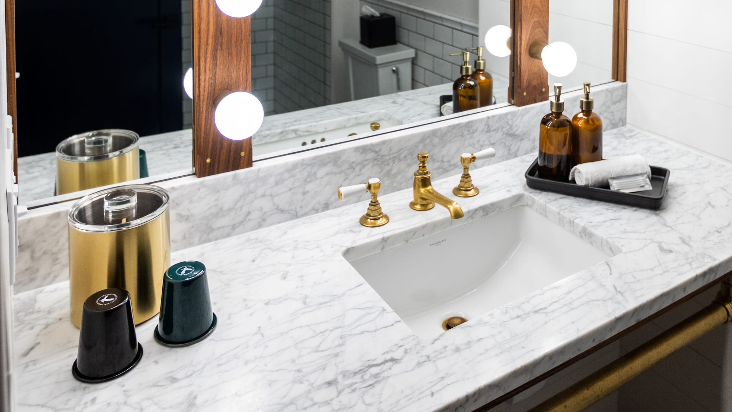 Balcony King - Image 1