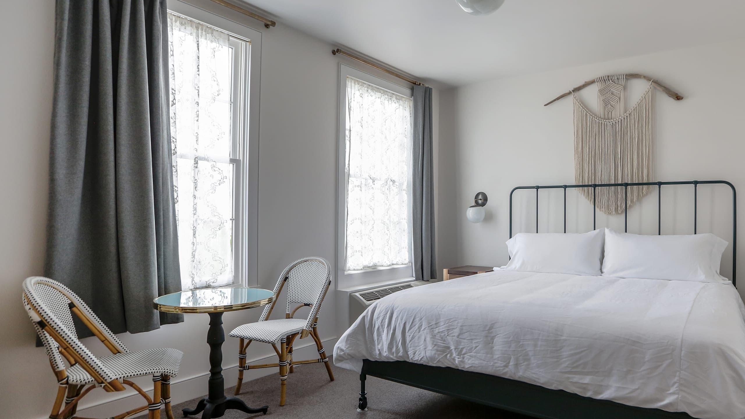 Courtyard King - Image 2