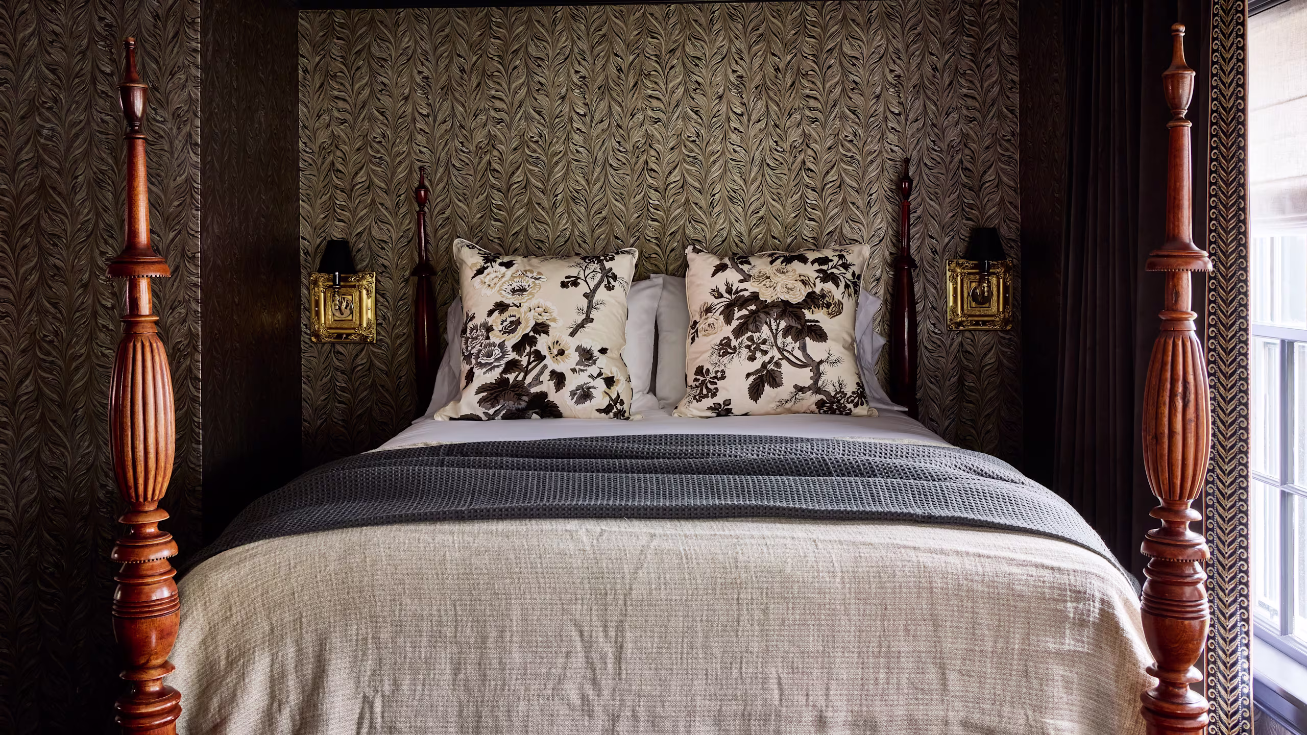 Lord Junior Suite - Image 3