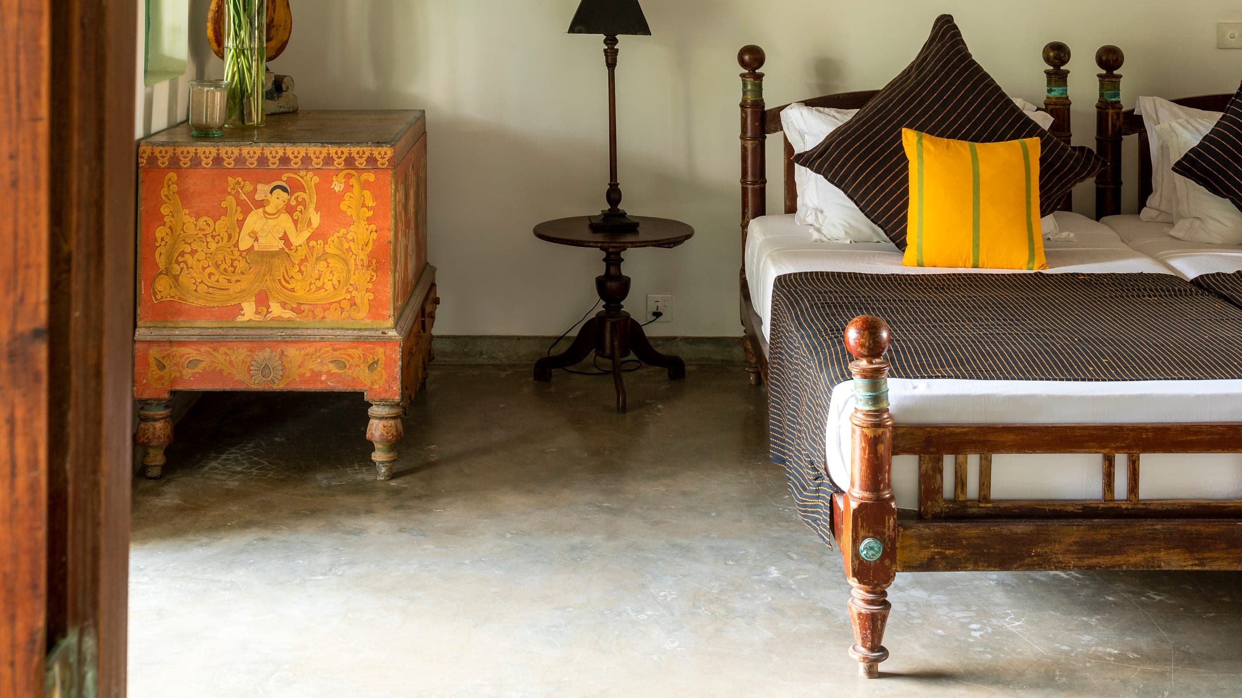 Cinnamon Hill Twin Bedroom - Image 3