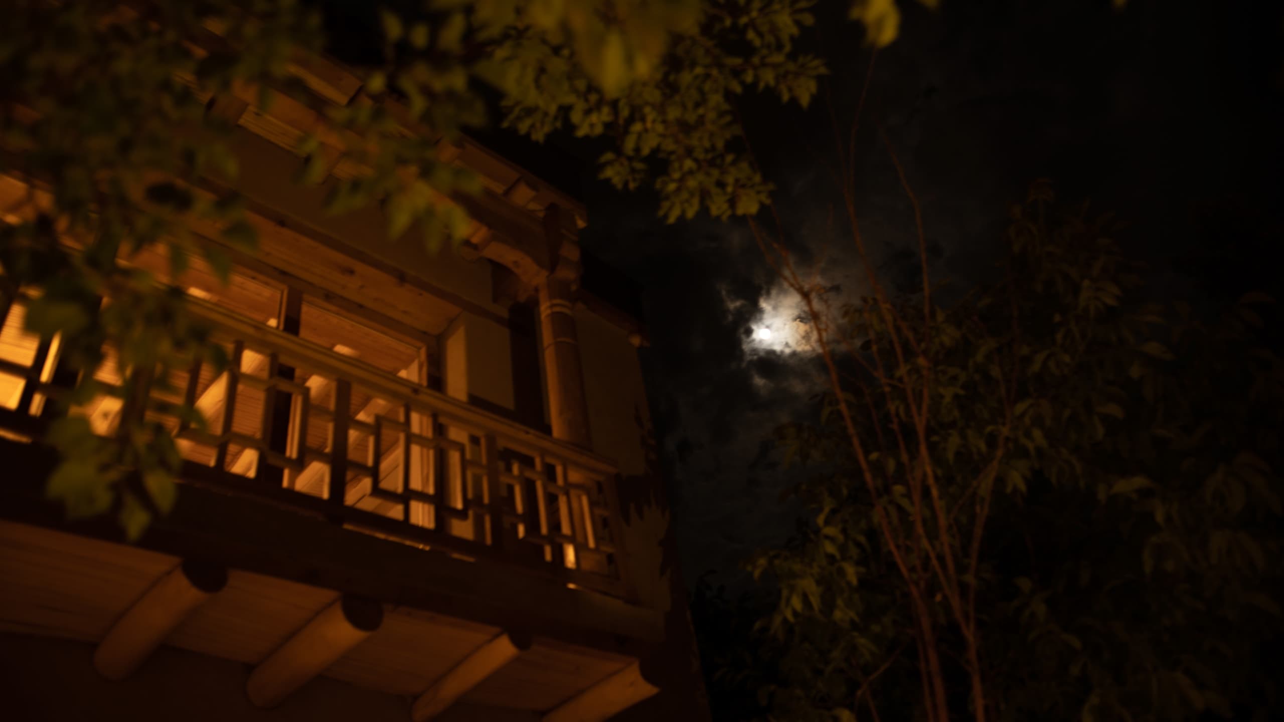 Luxury Duplex Villa with King Bed - Image 11