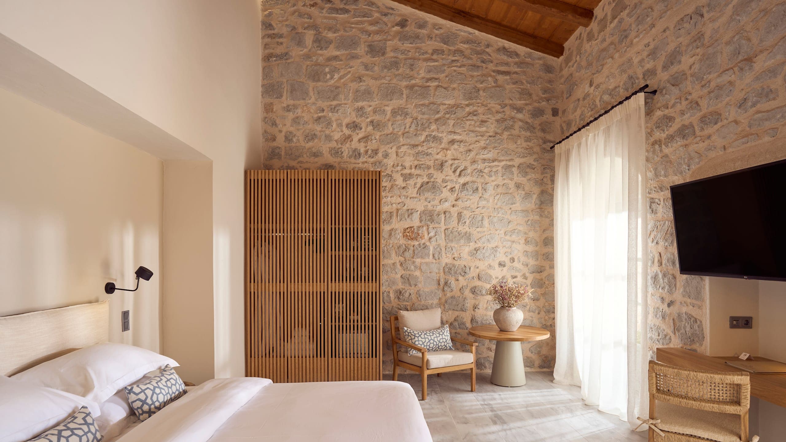 Beachfront Suite with Private Pool - Image 6