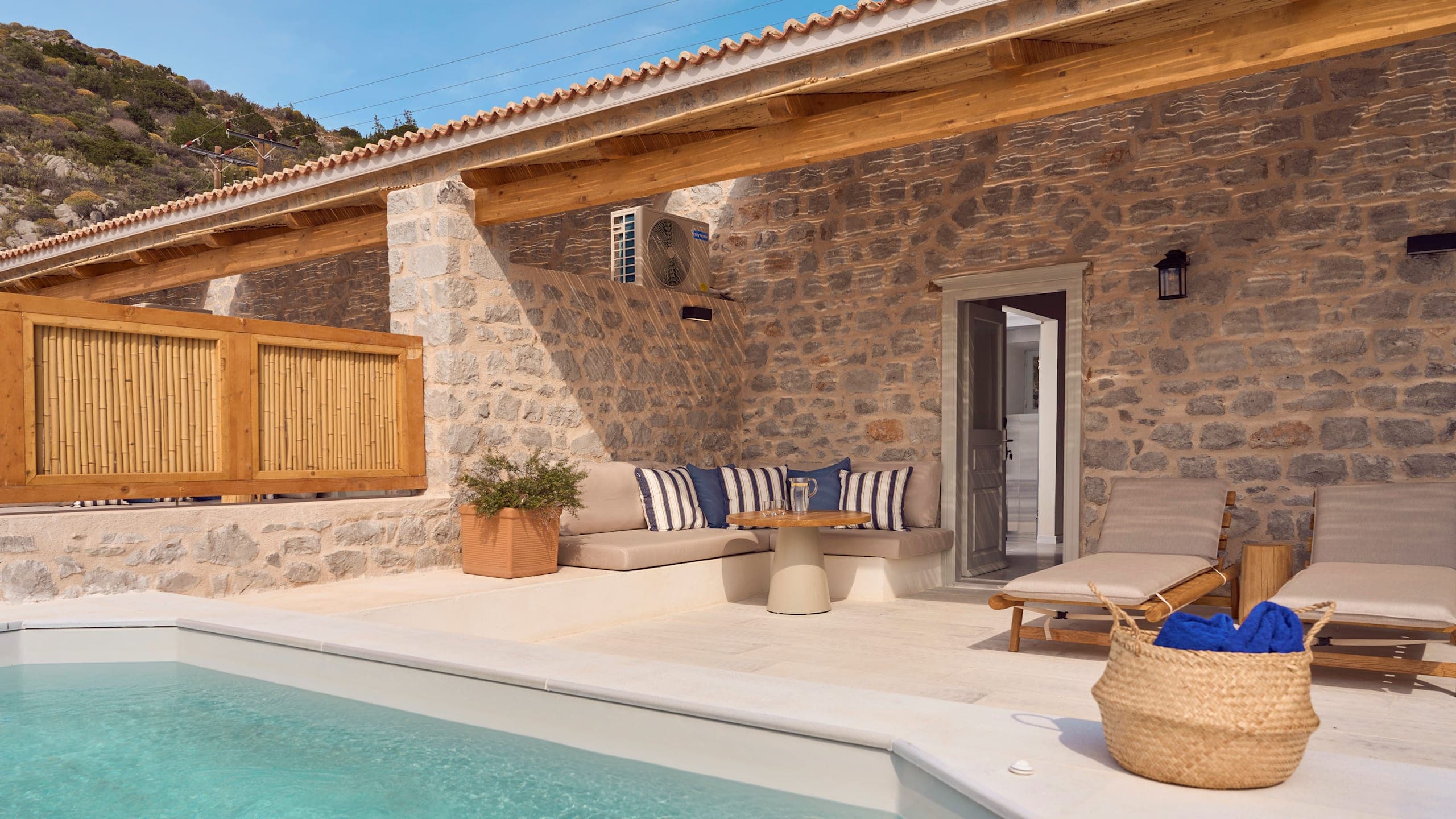 Beachfront Suite with Private Pool - Image 3