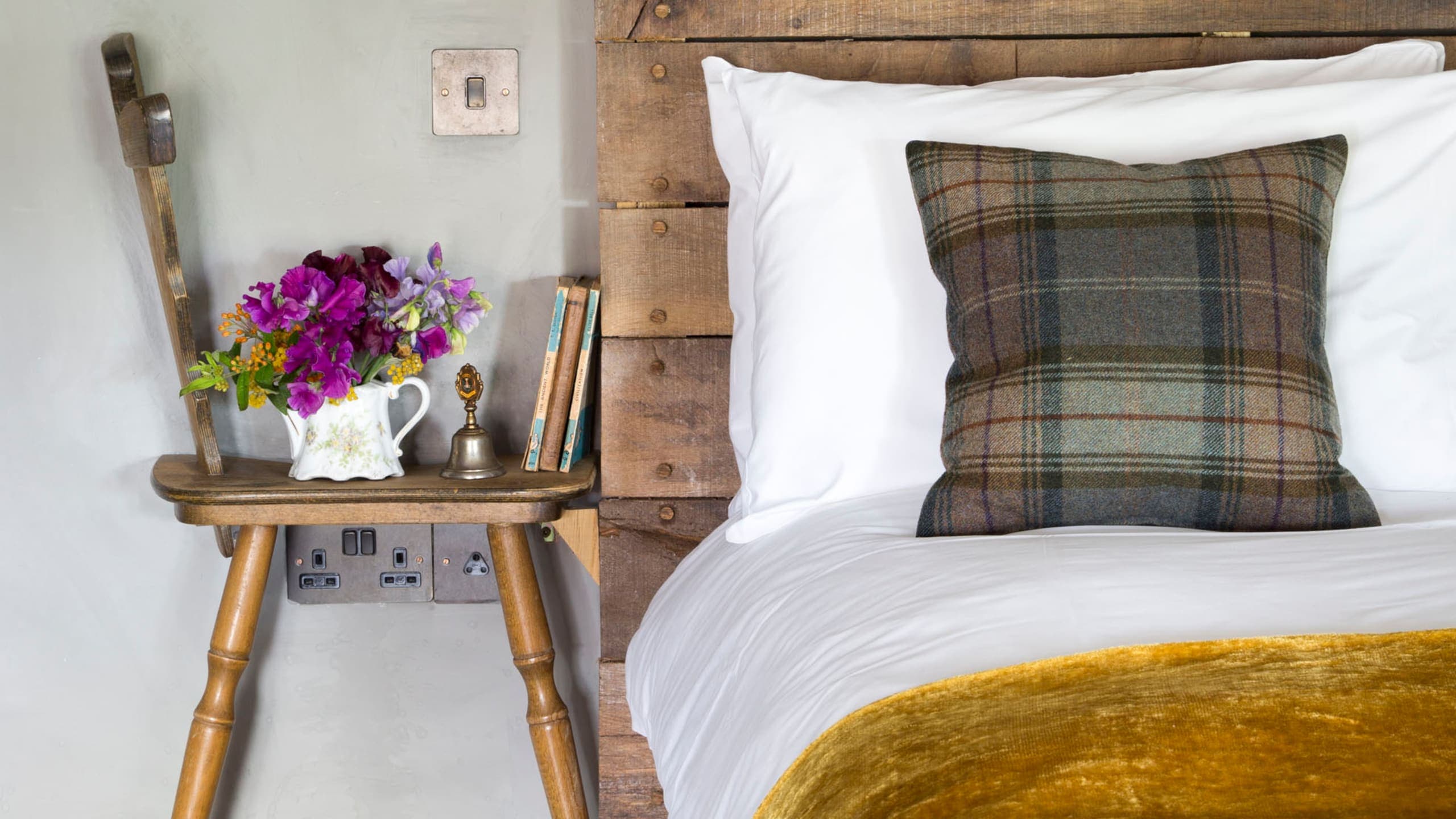 Classic Double Room - Image 6