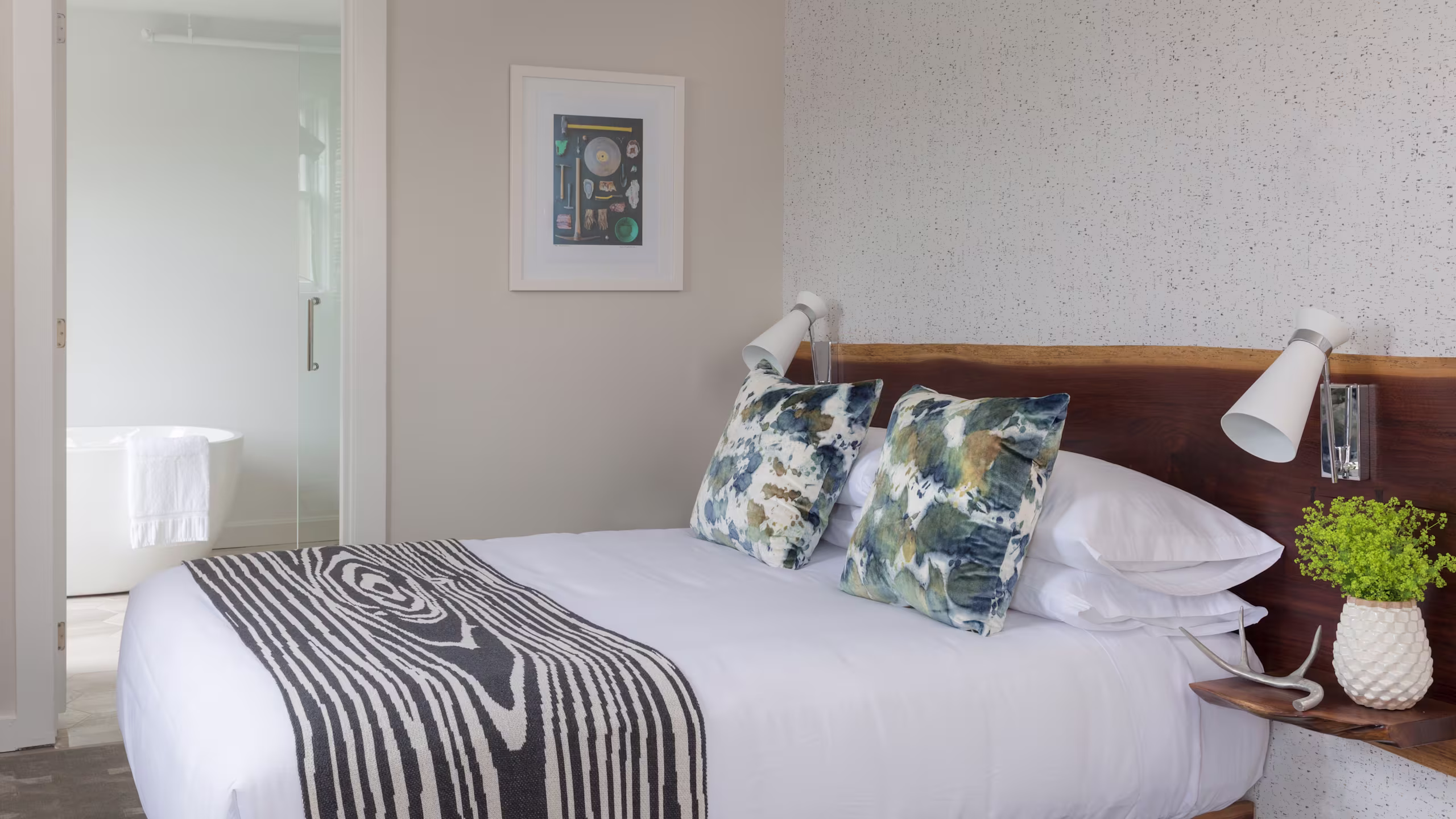 Field Guide Lodge - Image 4
