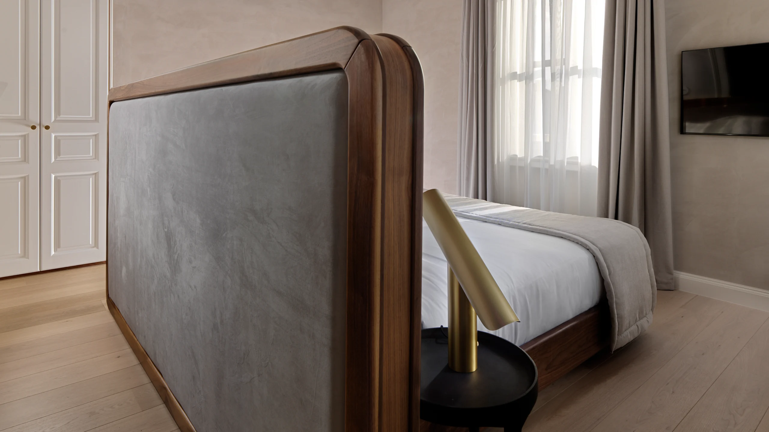 Echo Suite with Balcony - Image 4