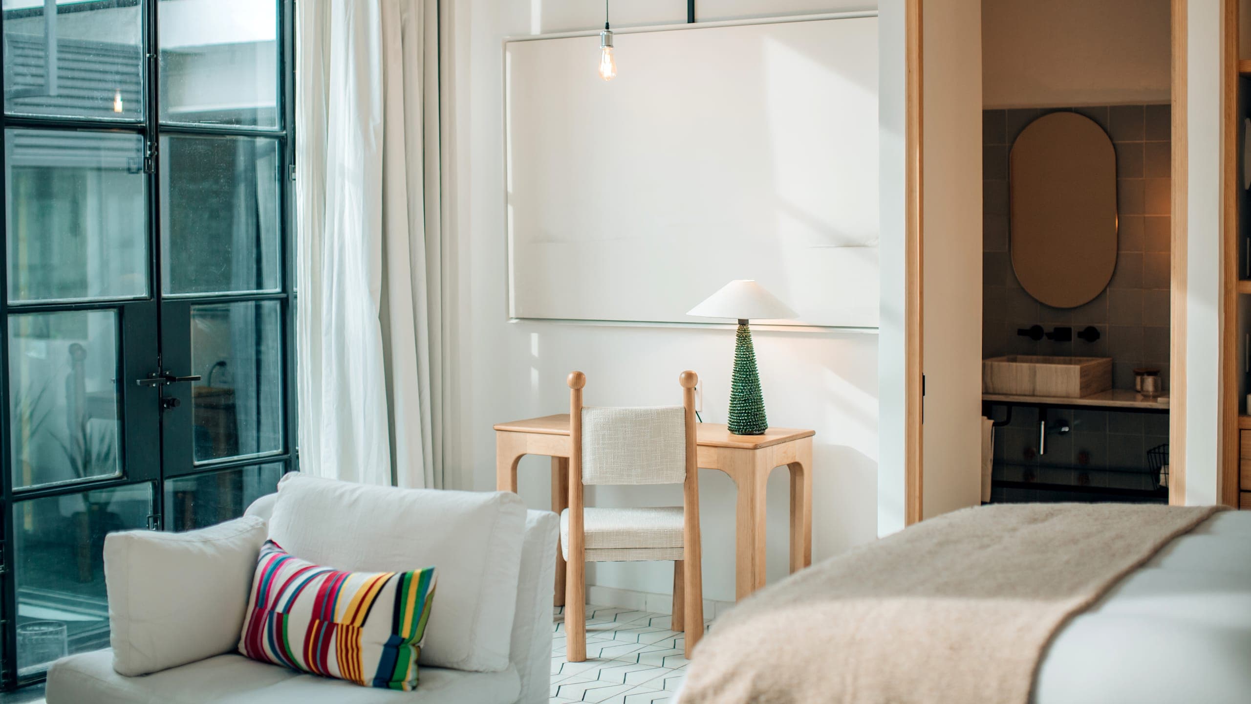 Deluxe Double - Image 11