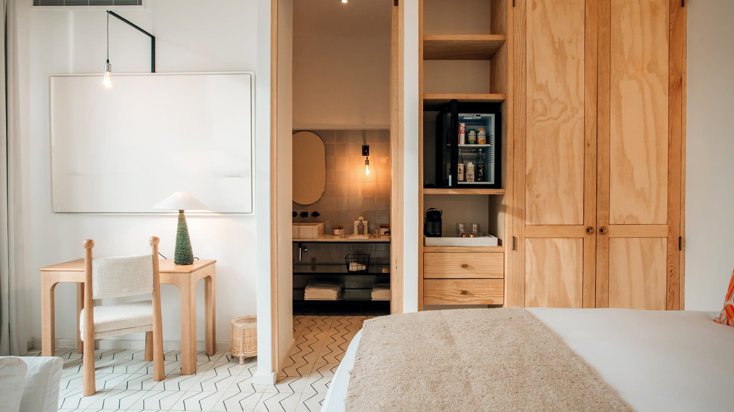 Deluxe Double - Image 3