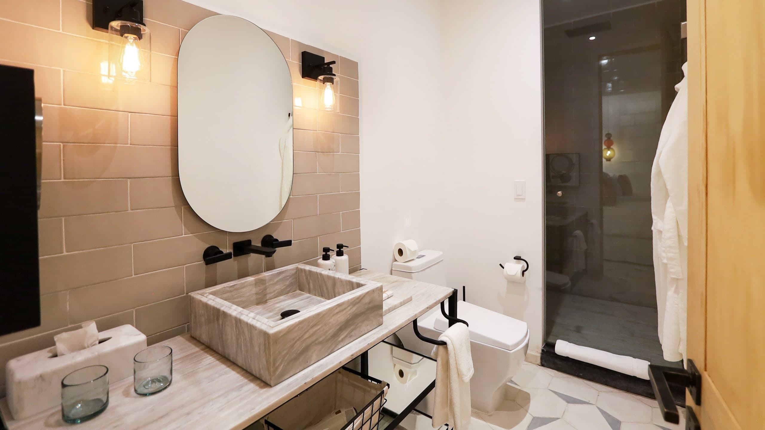 Deluxe Double - Image 1