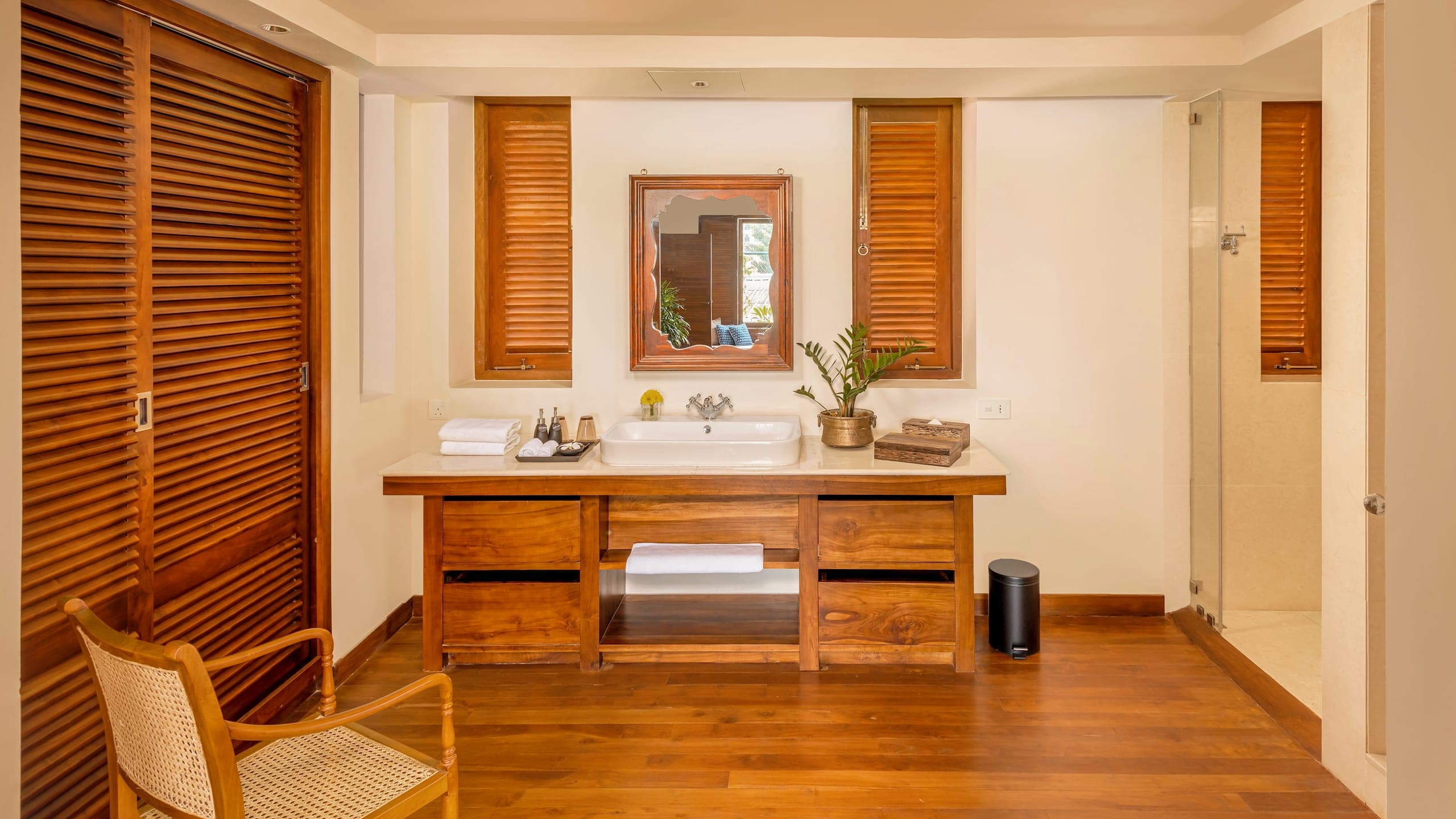 Ishq Colombo - Image 4