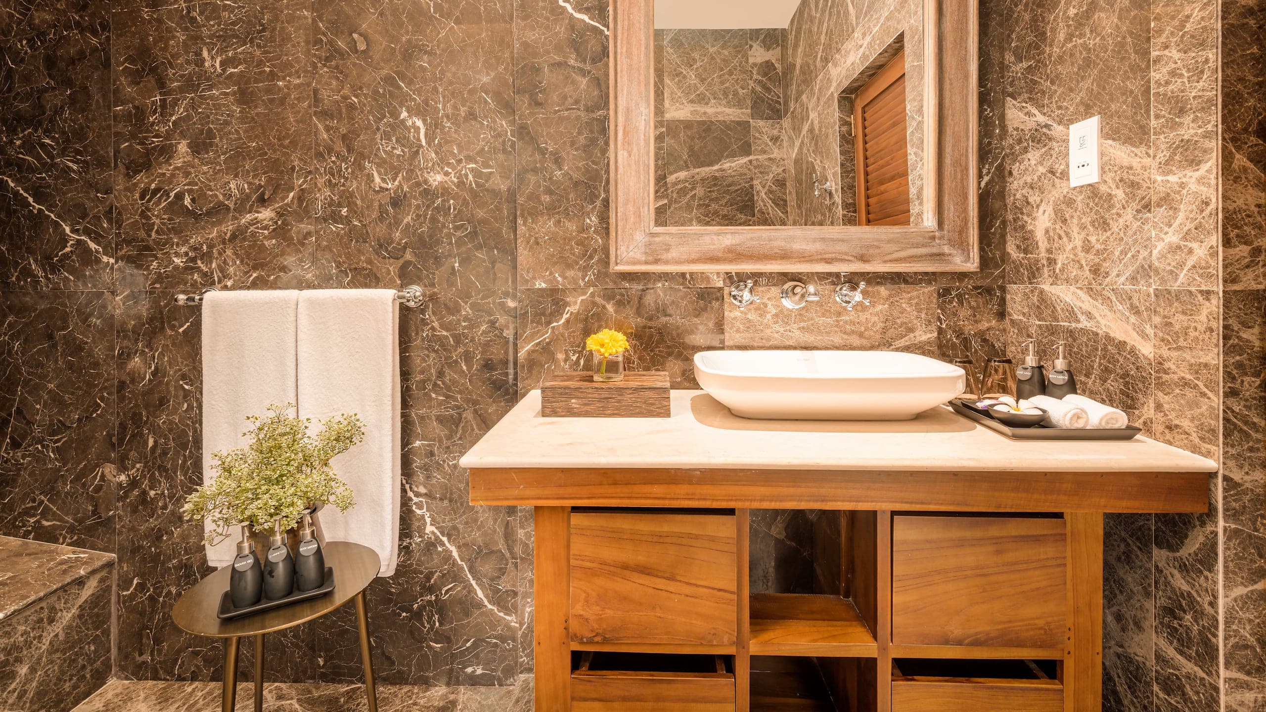 Pool Suite - Image 1