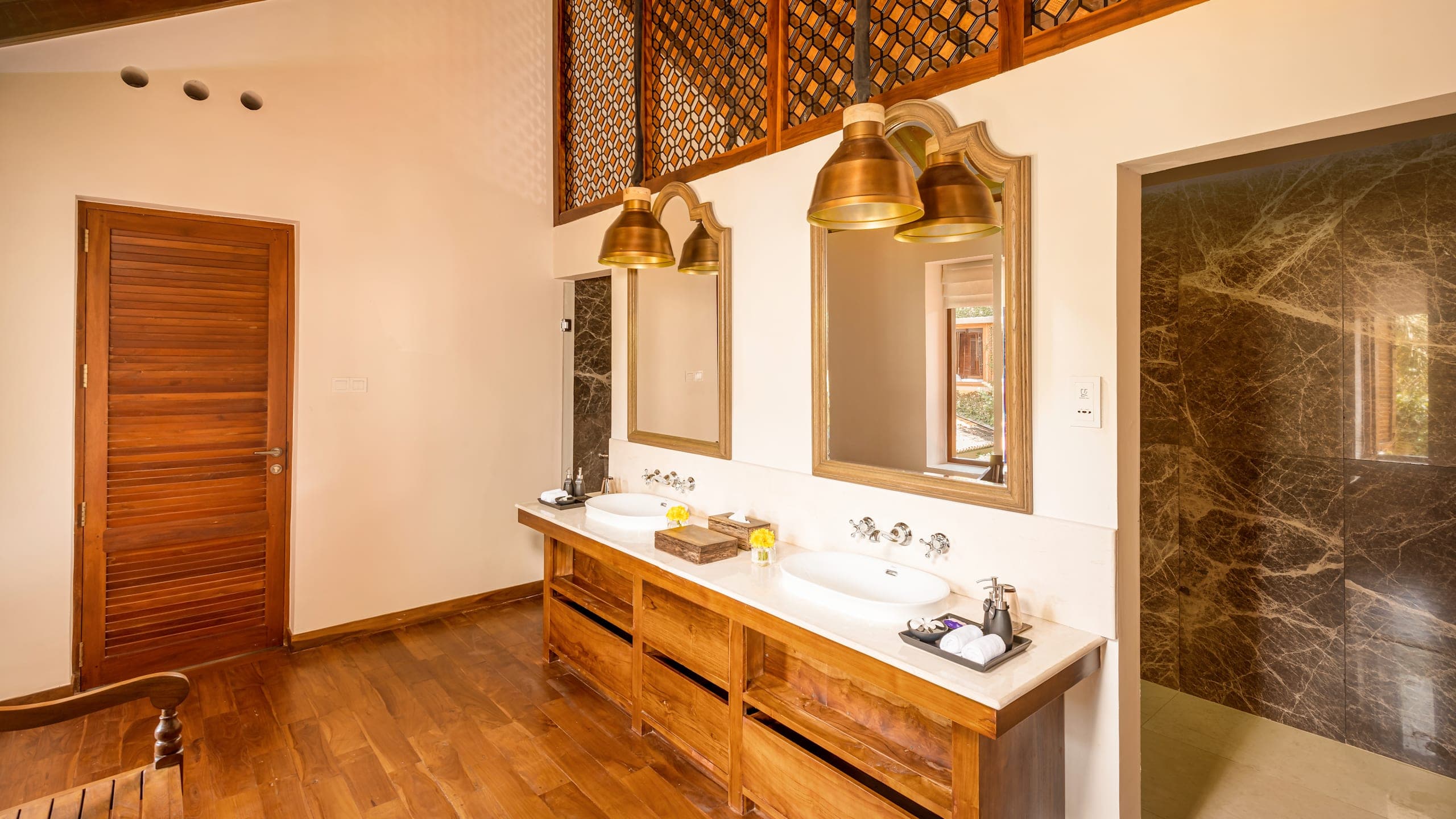 Master Suite Two - Image 9