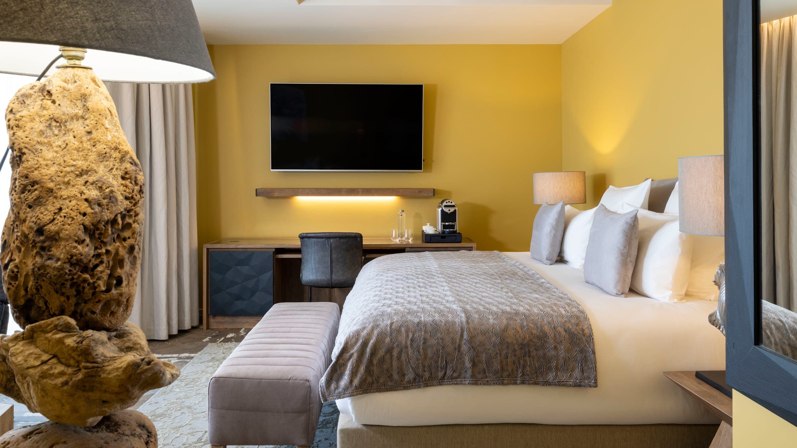 Les Regalia - Image 5