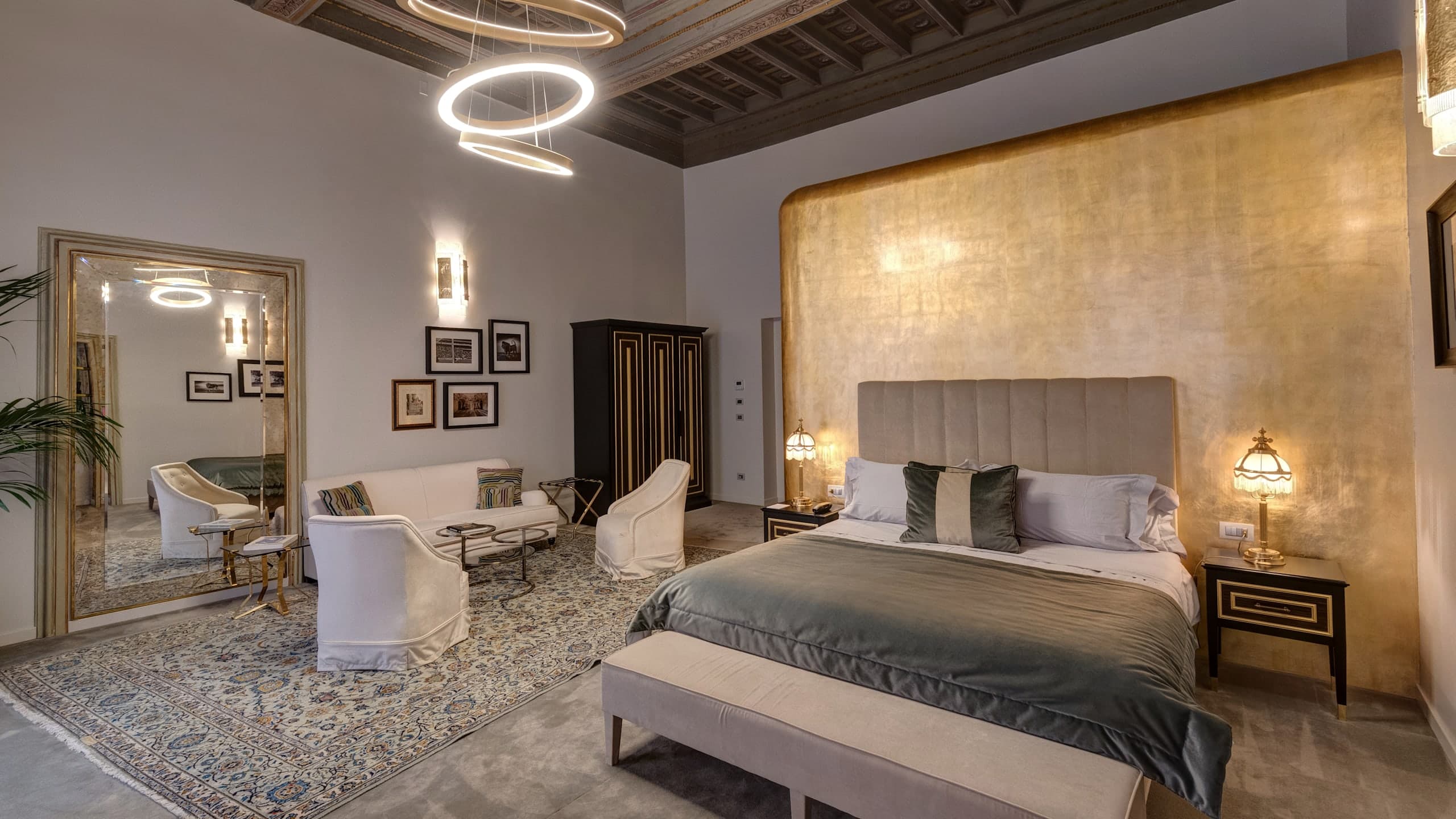 Deluxe Suite - Image 4